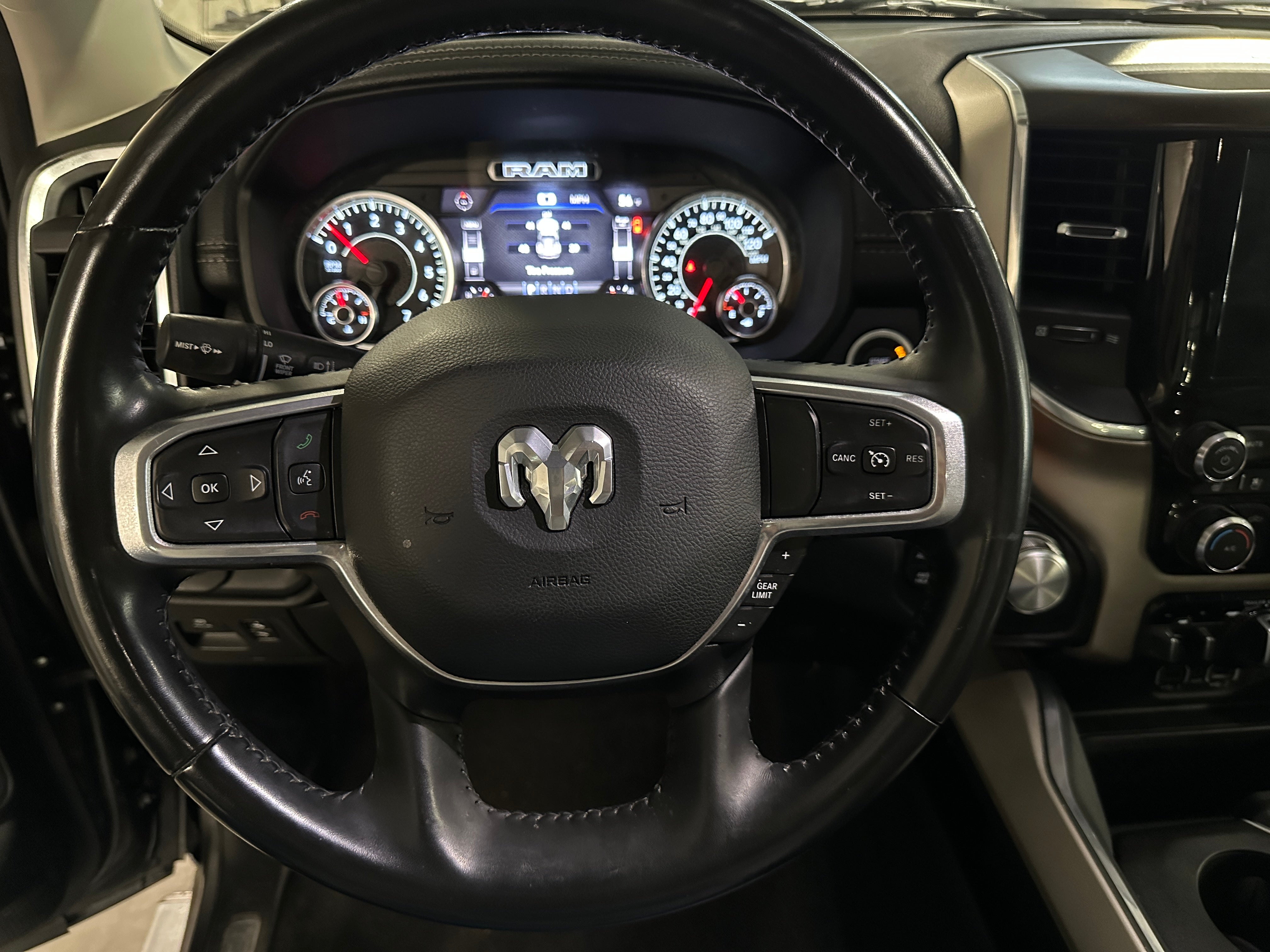 2022 RAM 1500 Laramie 4