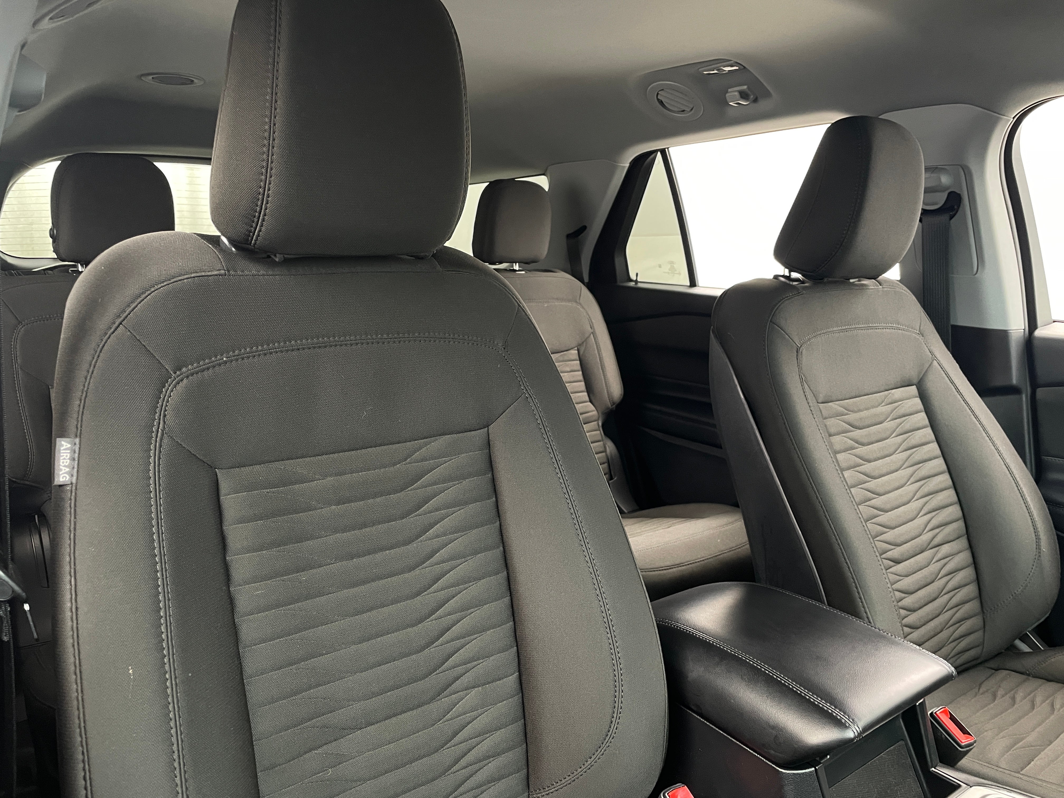2020 Ford Explorer XLT 2