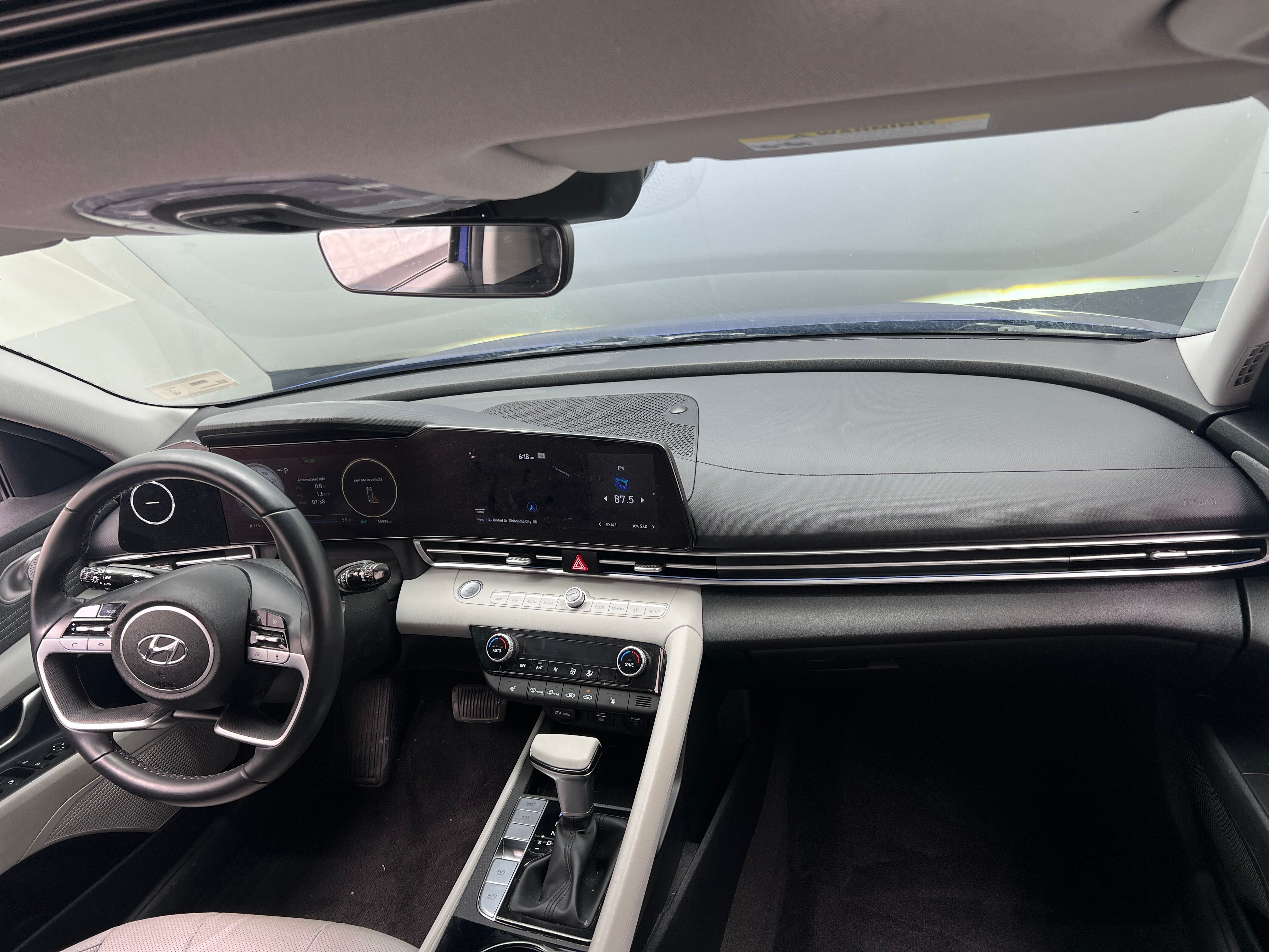 2022 Hyundai Elantra Limited Edition 2