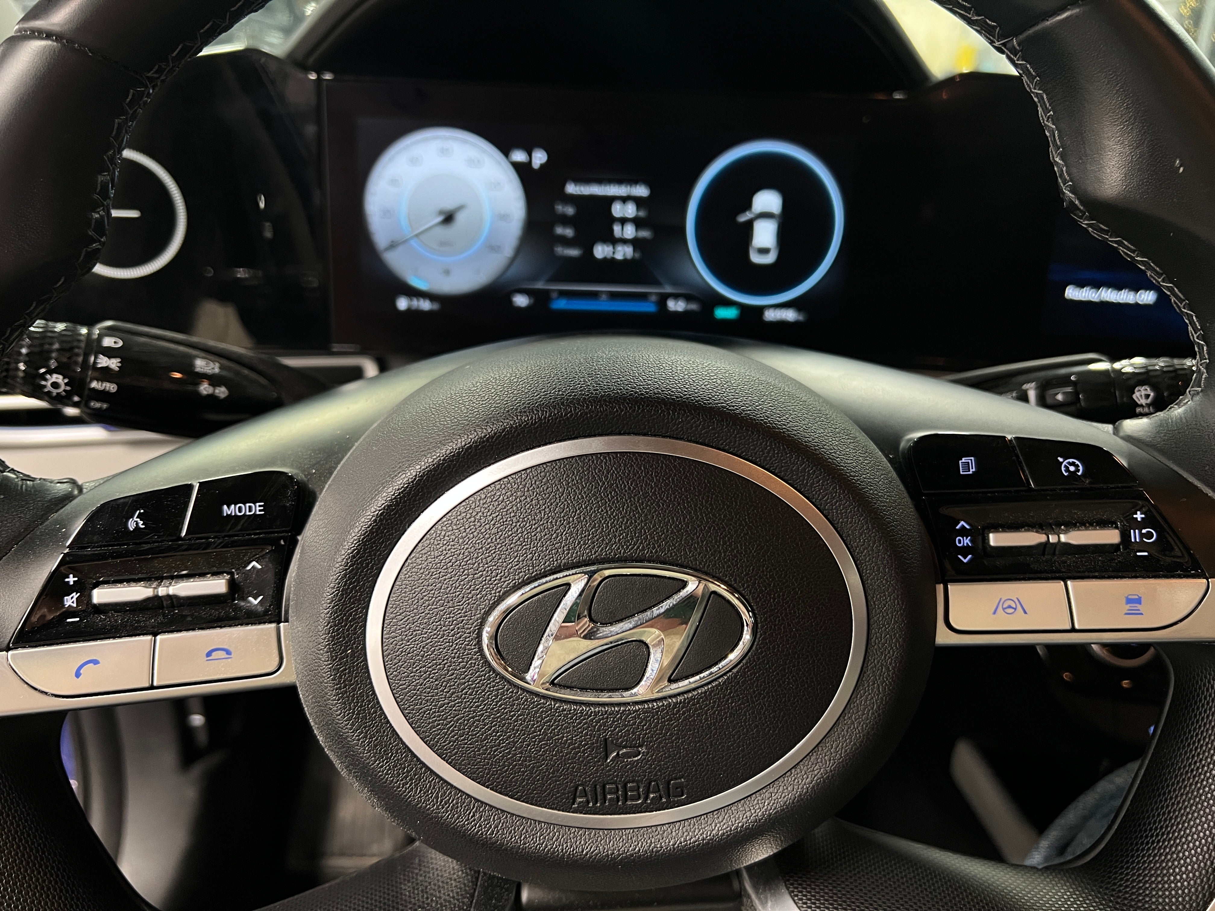 2022 Hyundai Elantra Limited Edition 4