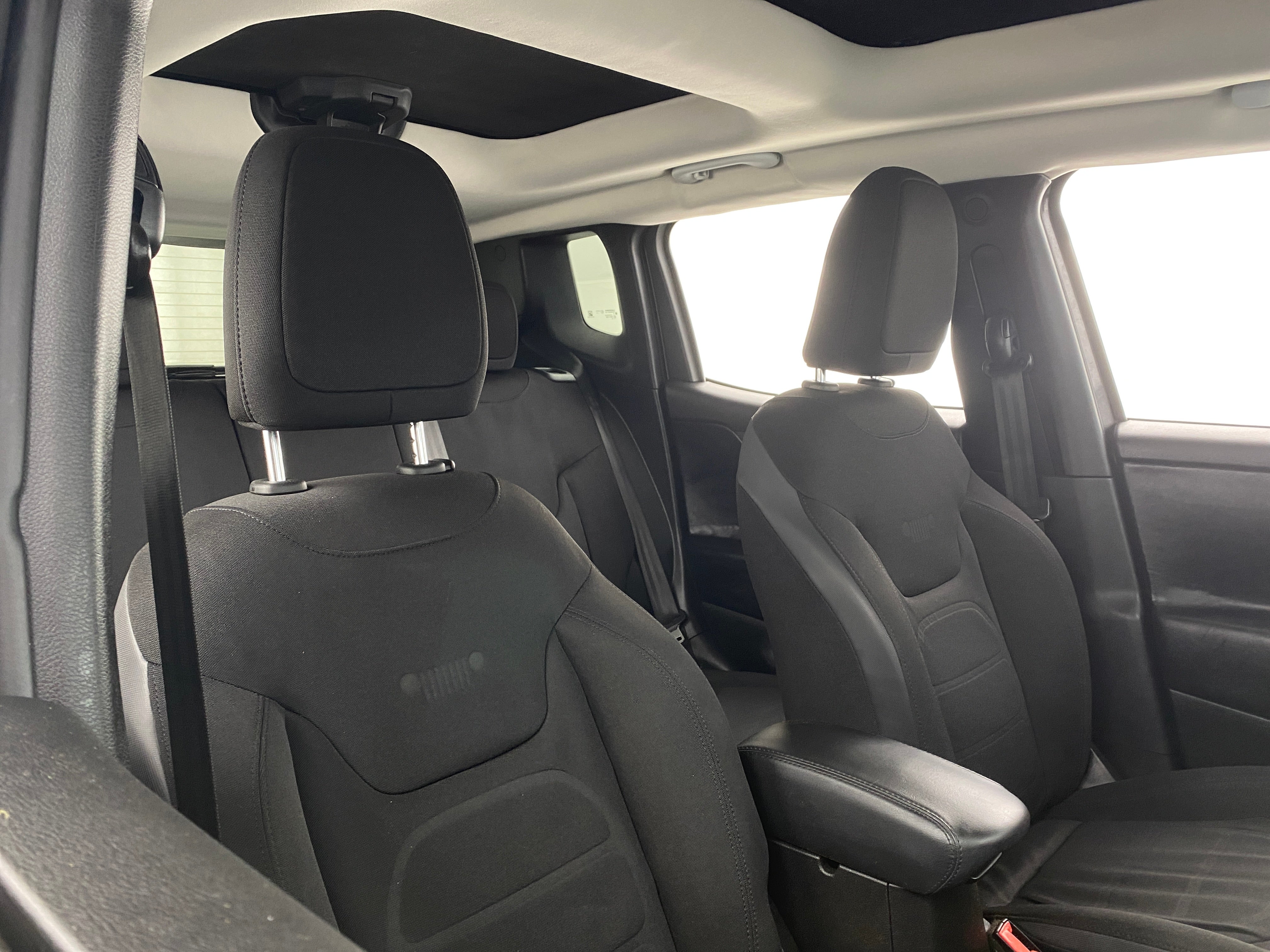 2016 Jeep Renegade Dawn of Justice 2