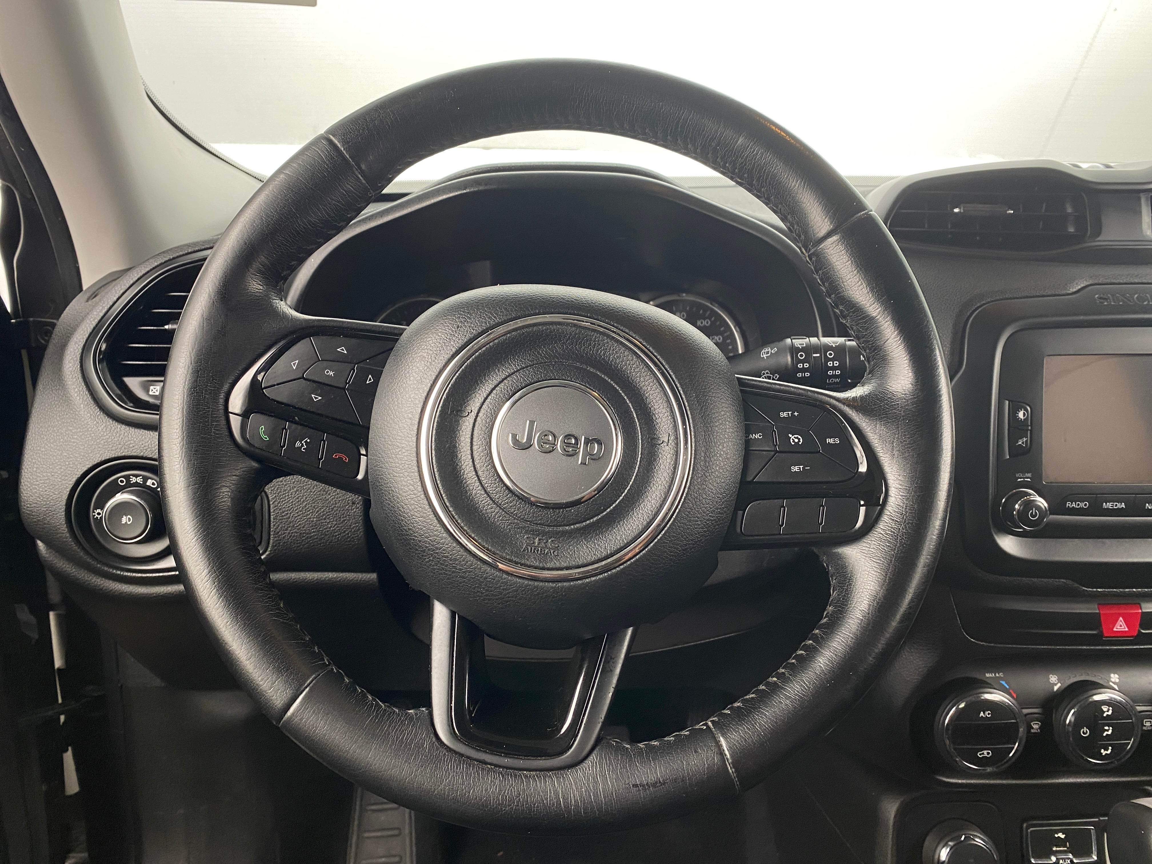2016 Jeep Renegade Dawn of Justice 5