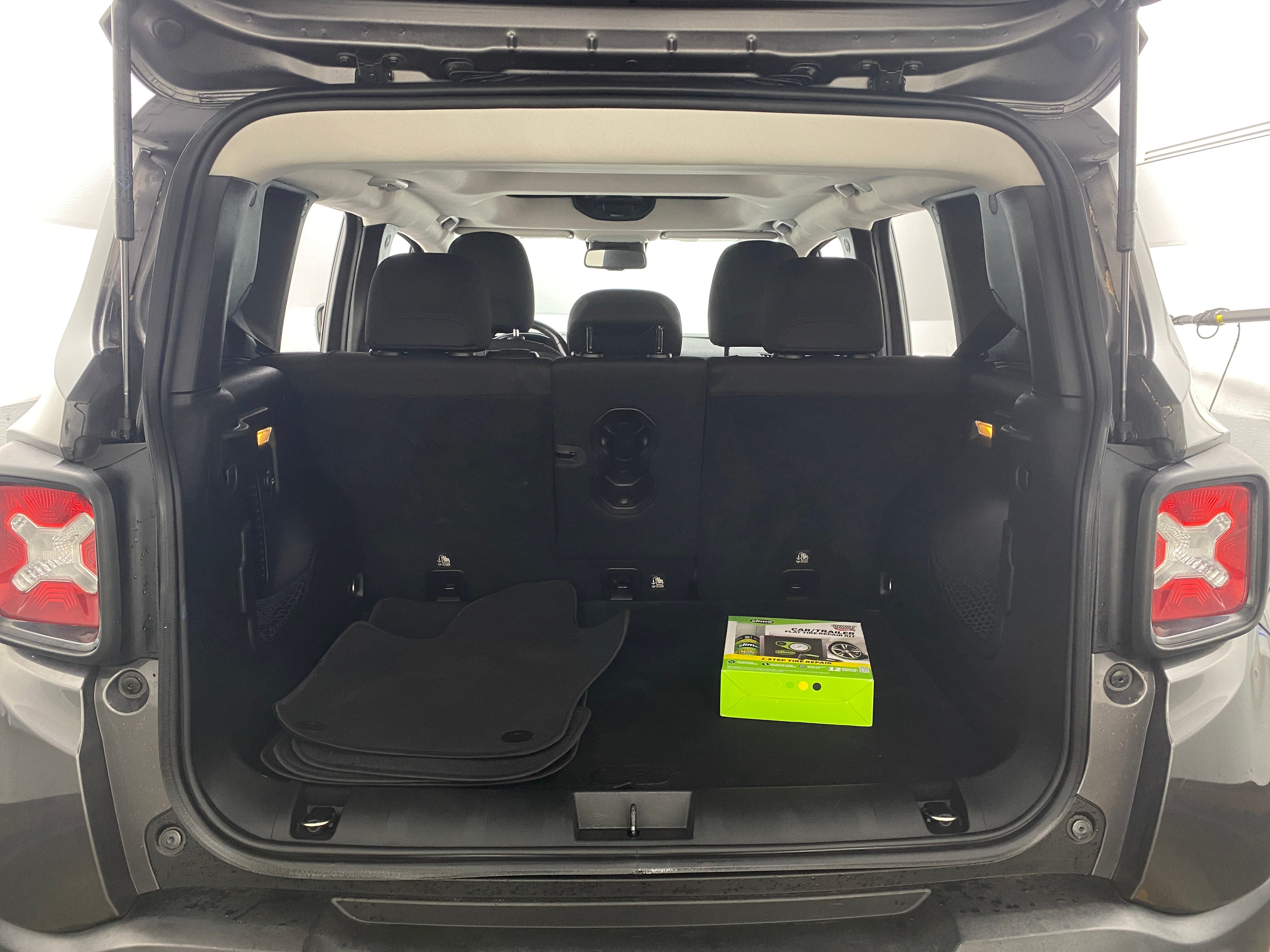 2016 Jeep Renegade Dawn of Justice 7