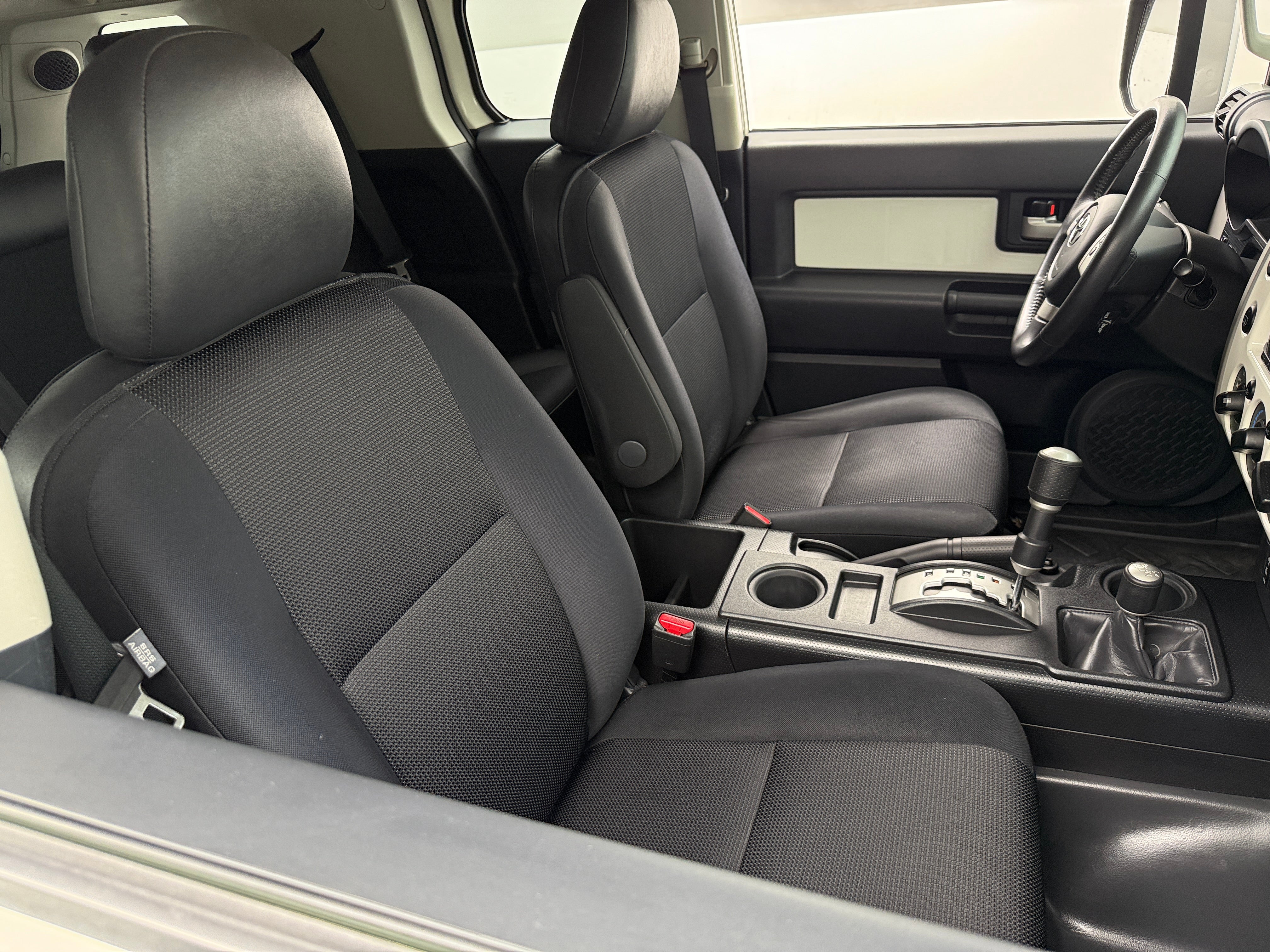 2014 Toyota FJ Cruiser Base 2