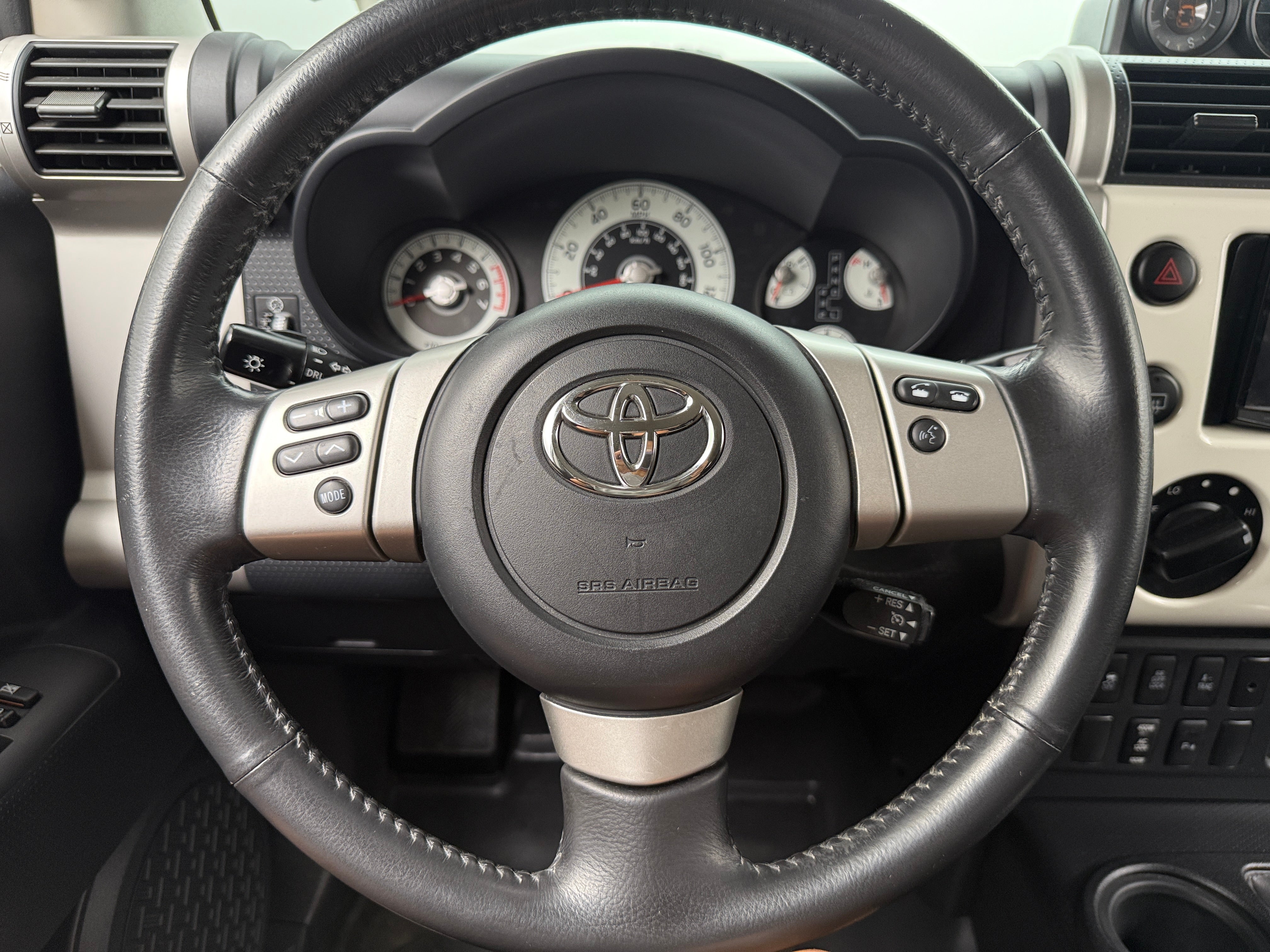 2014 Toyota FJ Cruiser Base 5