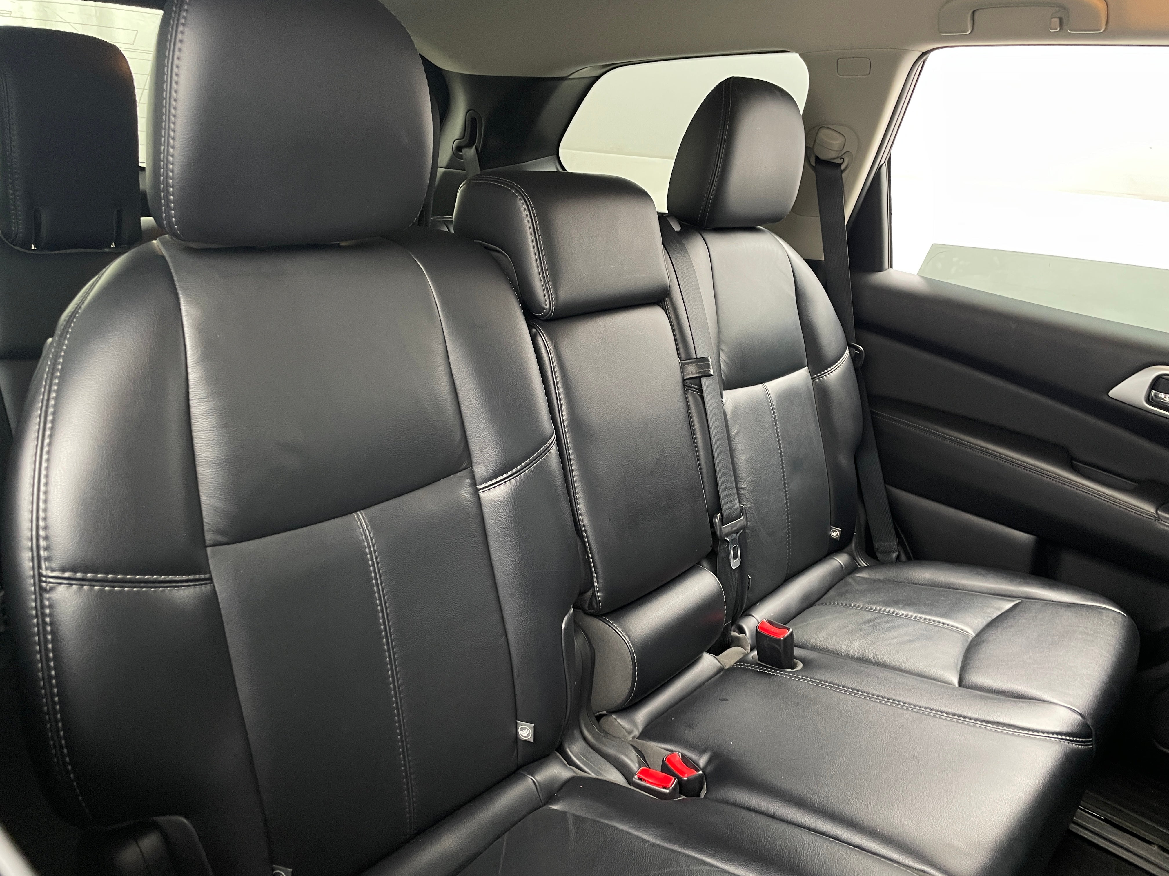 2017 Nissan Pathfinder SL 5