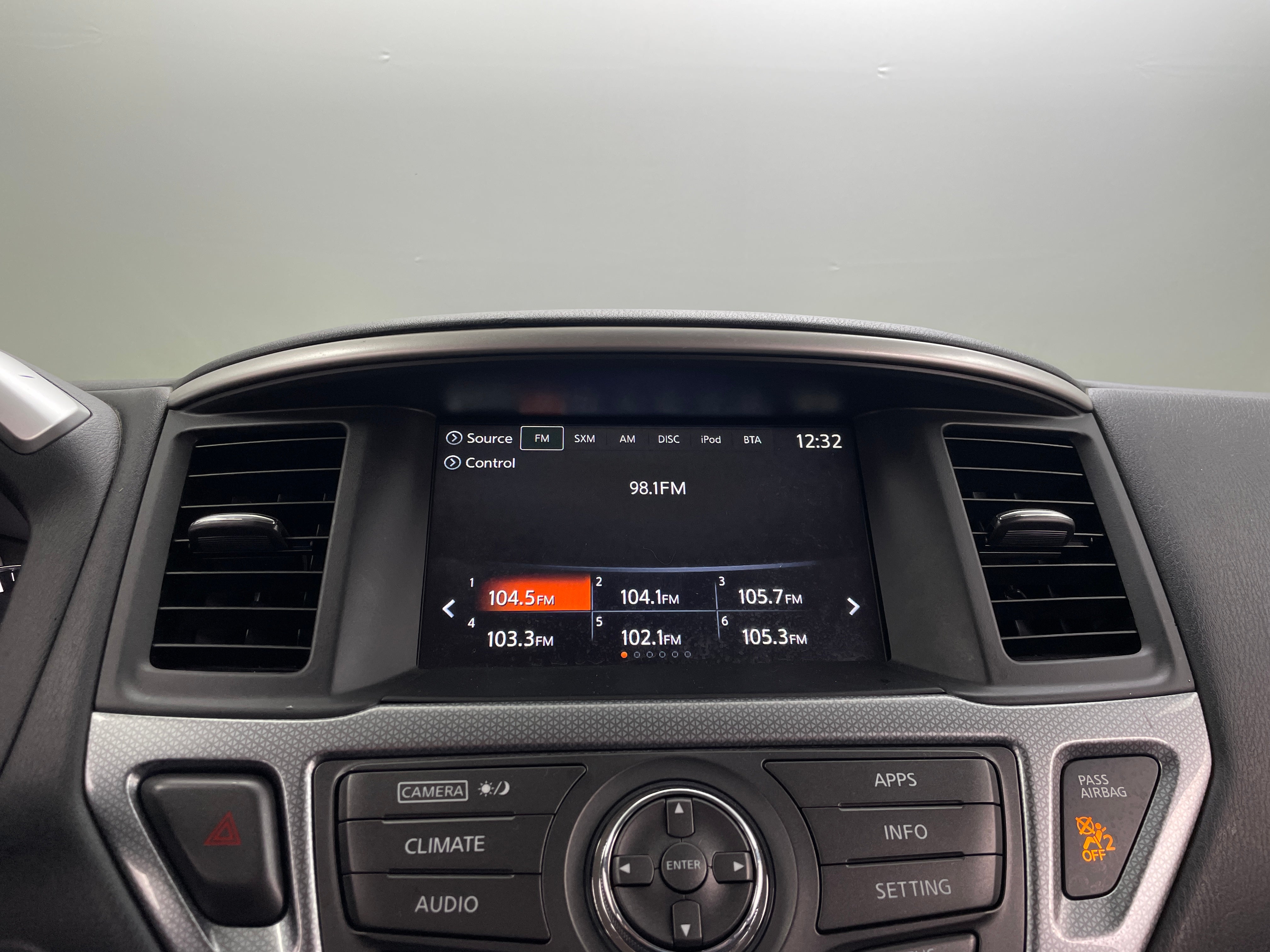 2017 Nissan Pathfinder SL 3