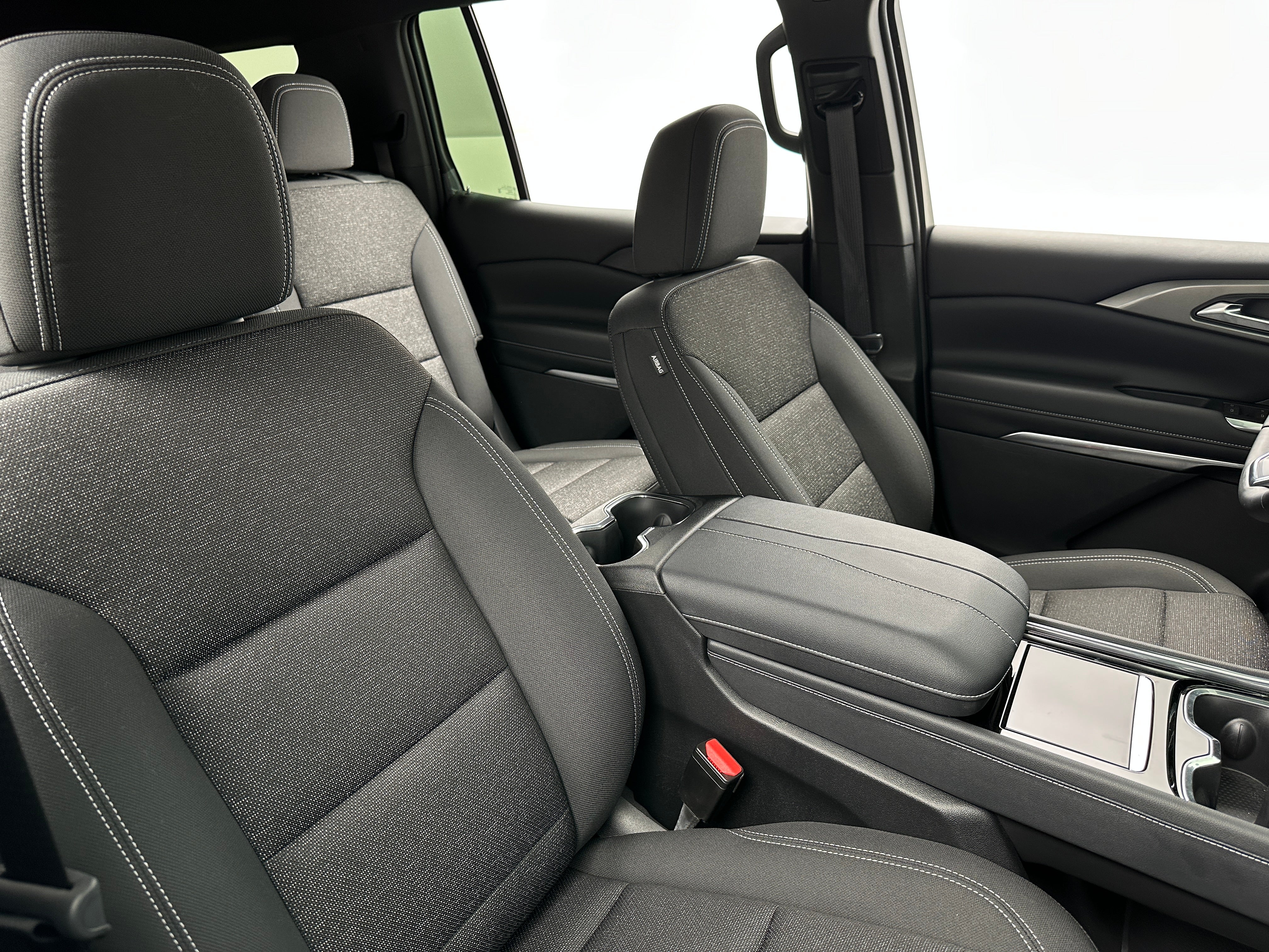2024 Chevrolet Traverse LT 2