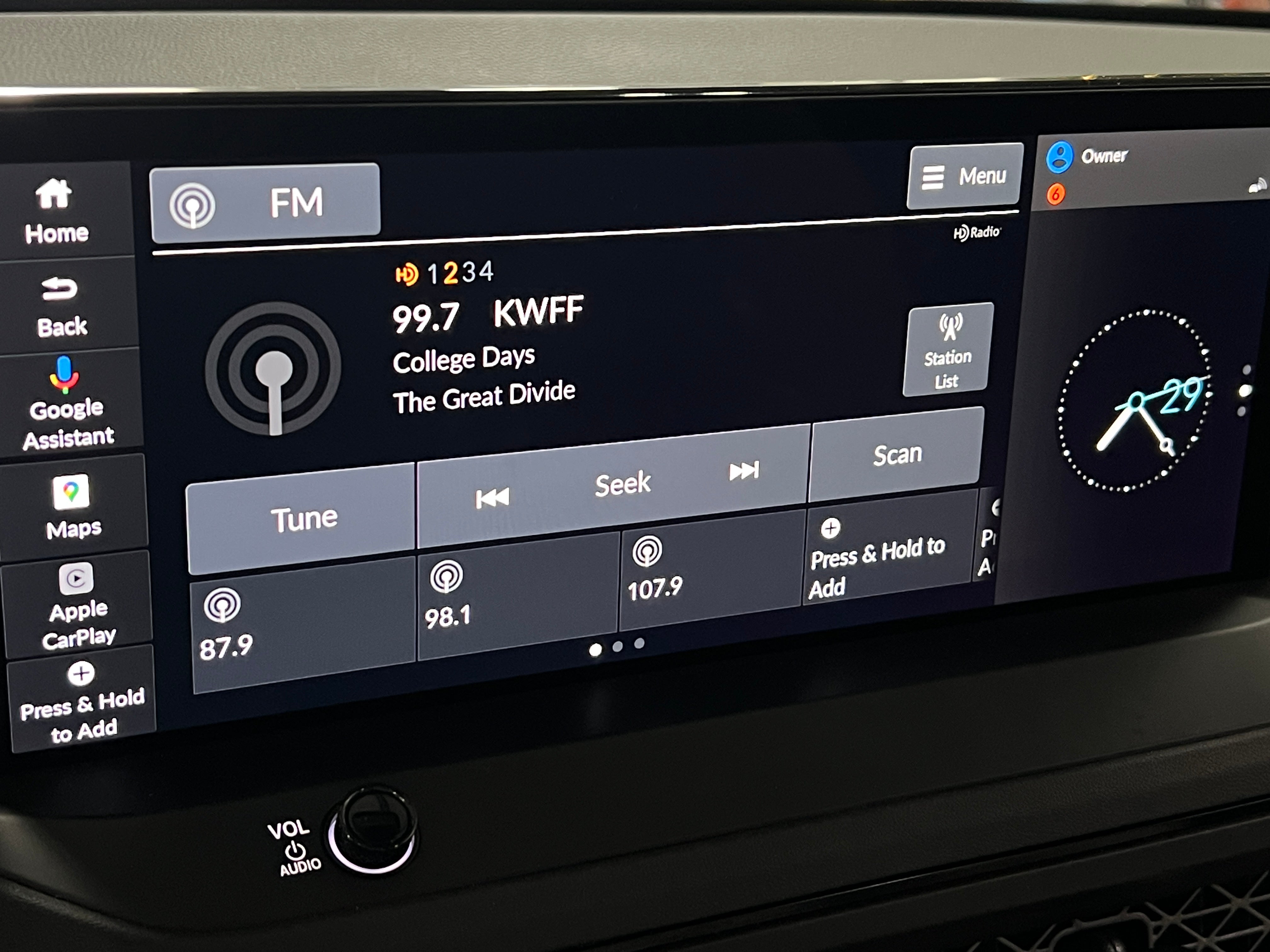2023 Honda Accord Touring 3