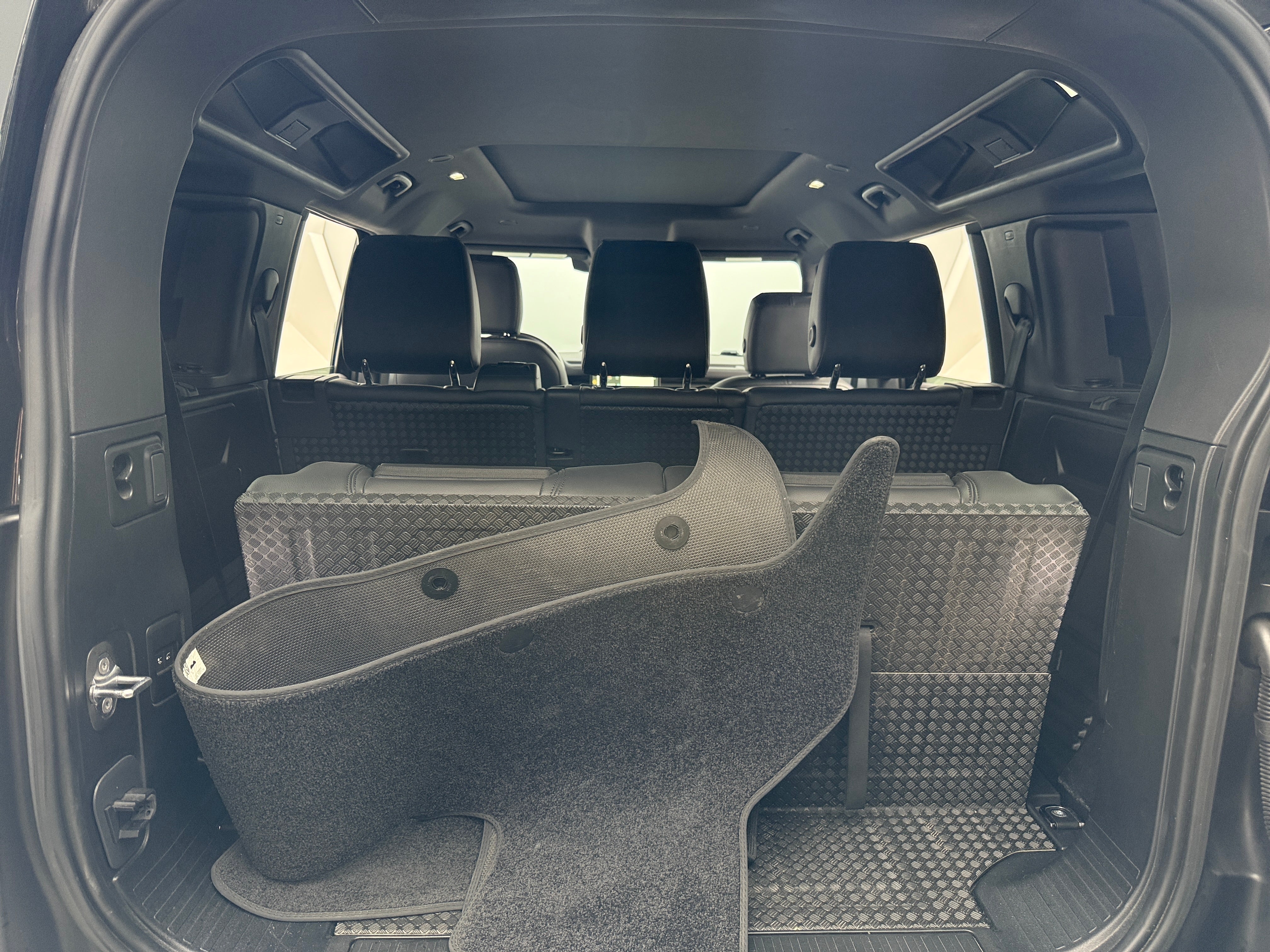 2023 Land Rover Defender 110 7