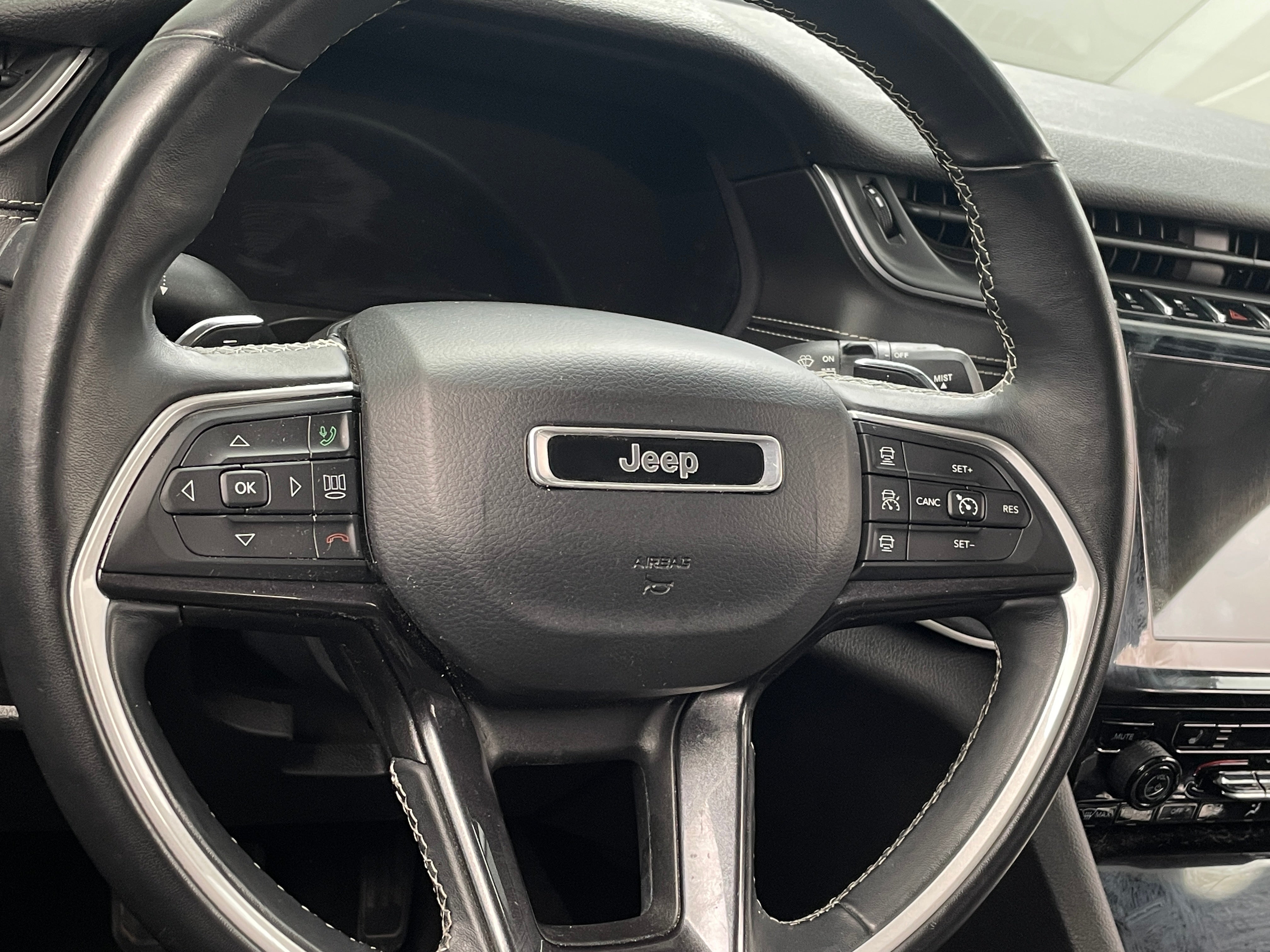 2021 Jeep Grand Cherokee L Laredo 5