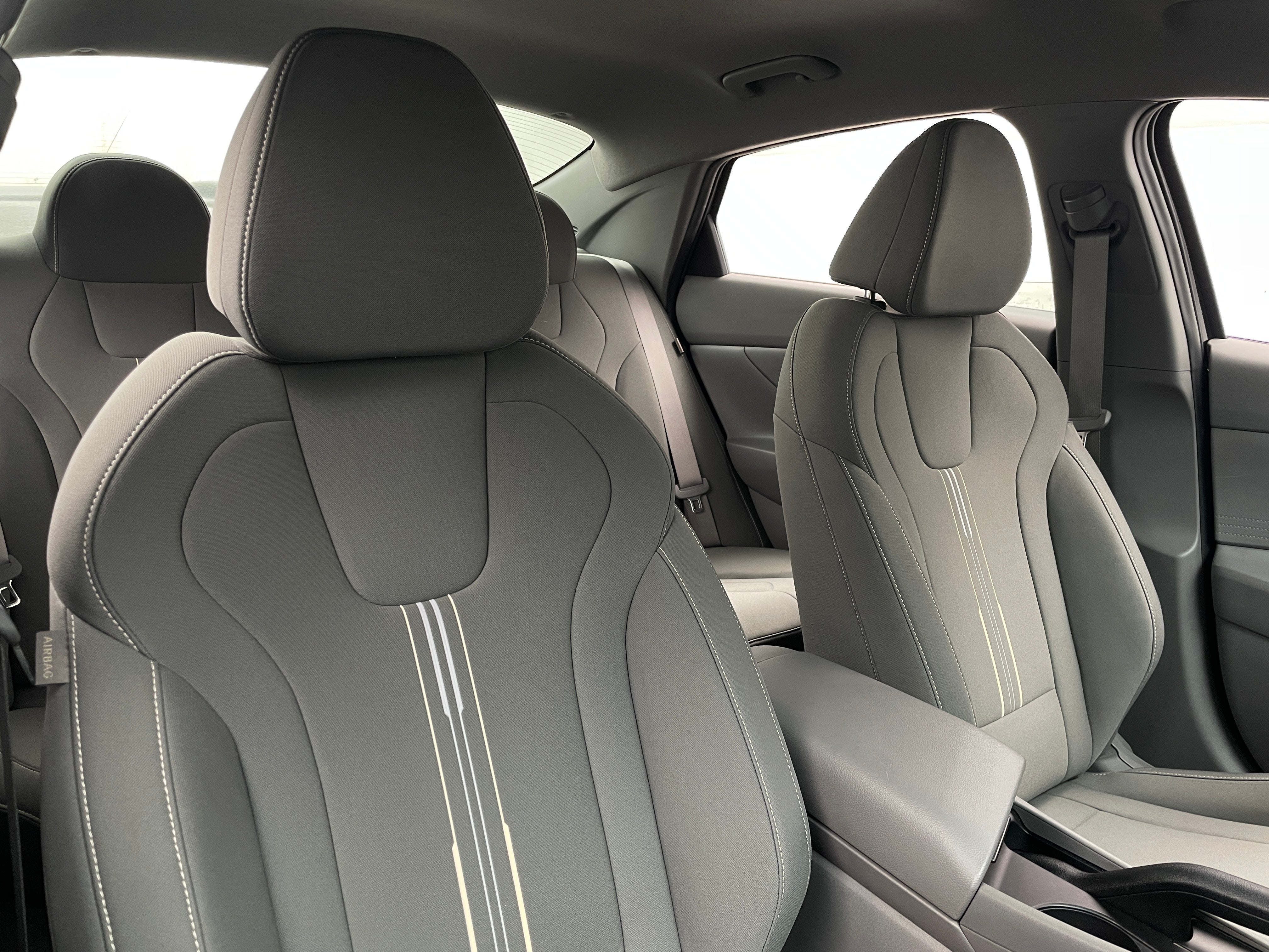 2024 Hyundai Elantra SEL 2