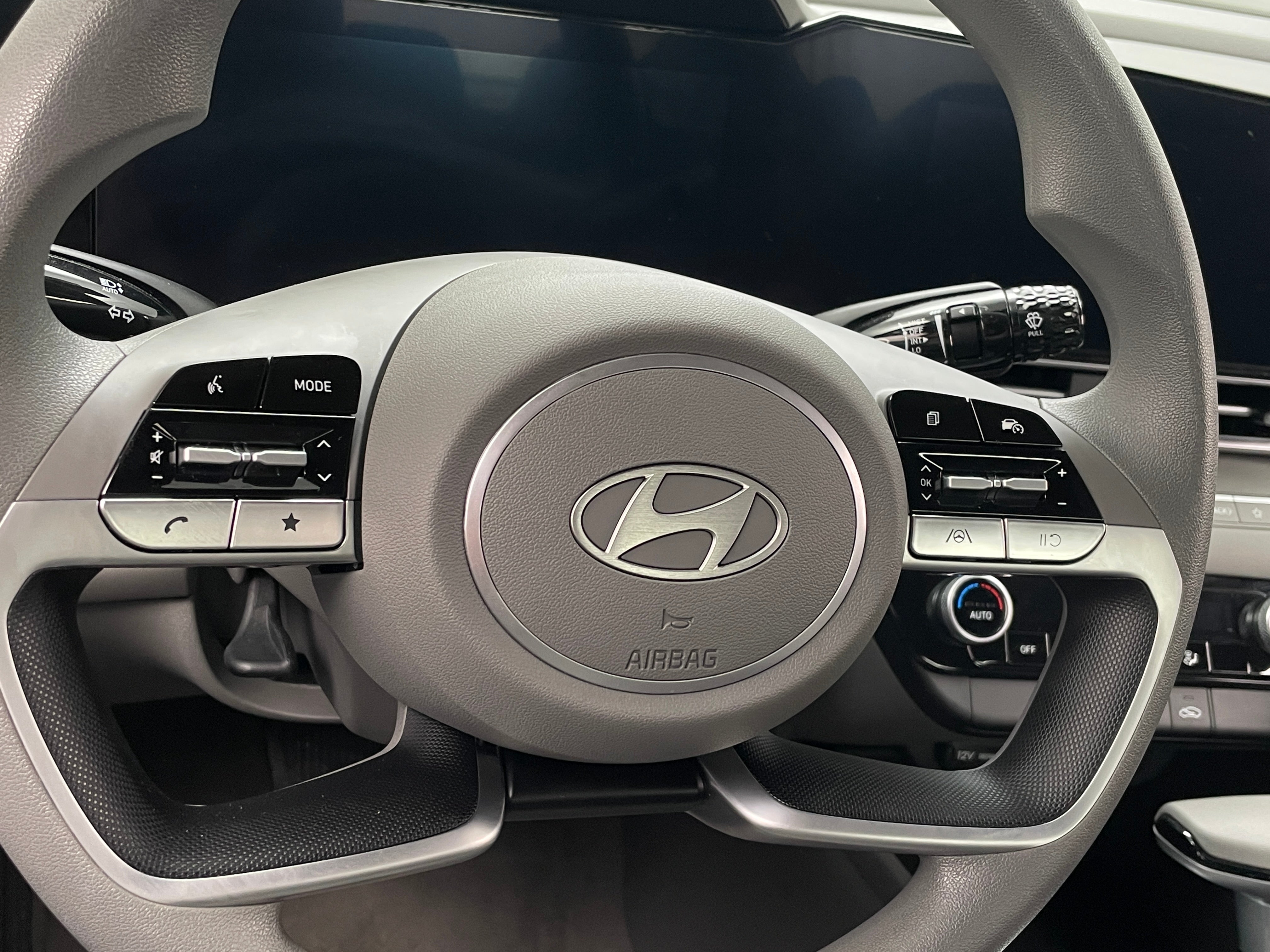 2024 Hyundai Elantra SEL 5