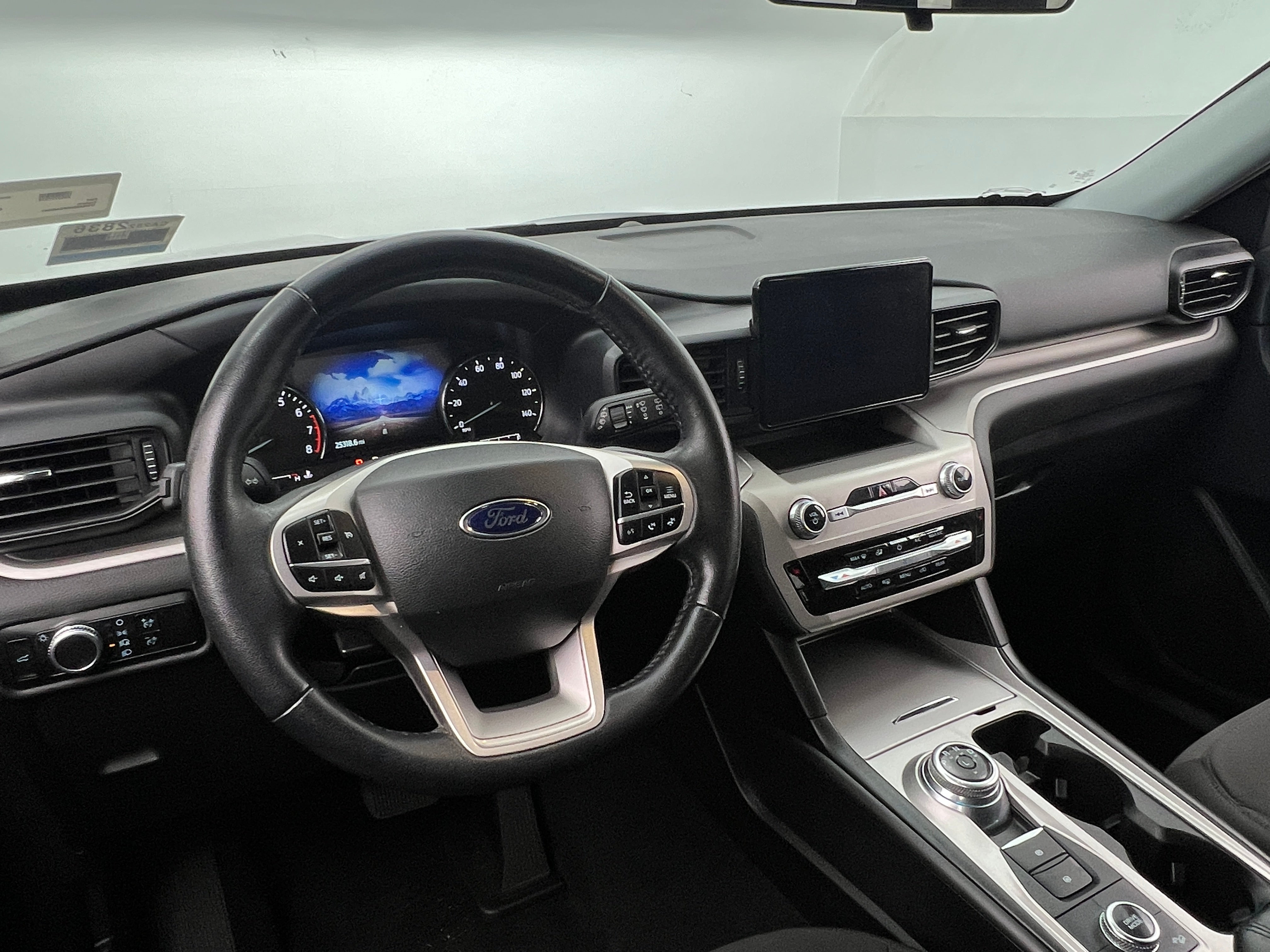 2023 Ford Explorer XLT 3