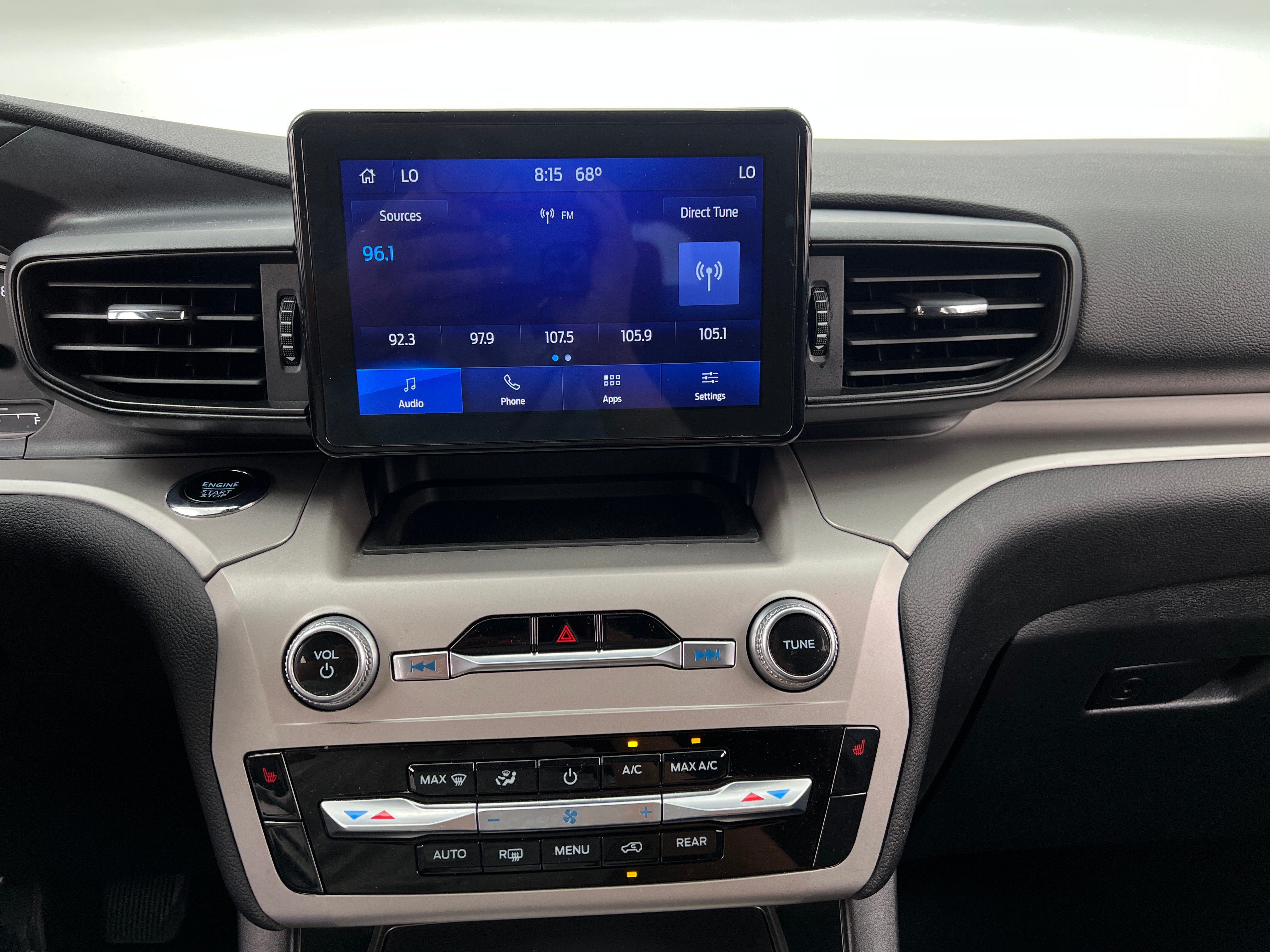 2023 Ford Explorer XLT 4