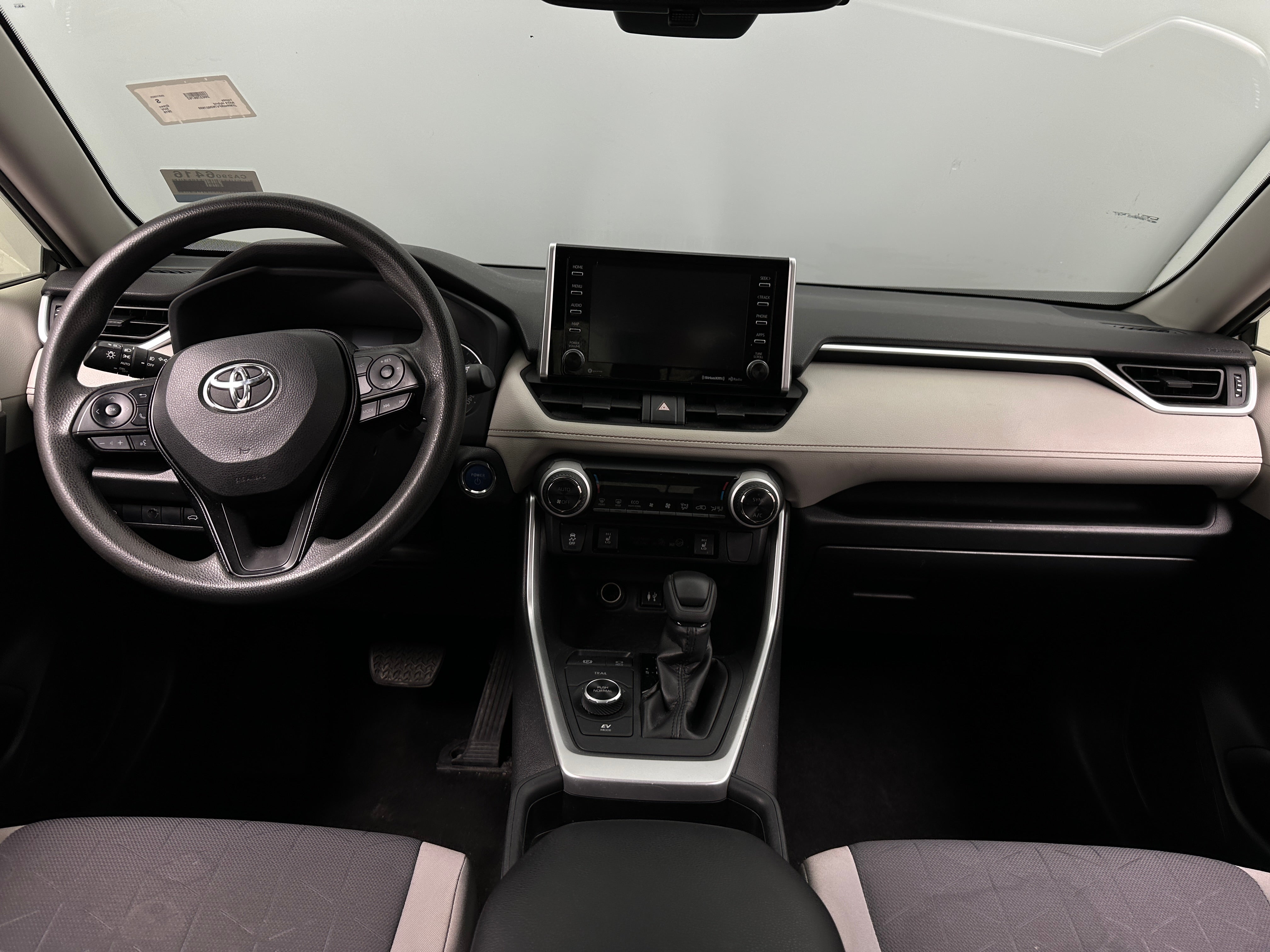 2019 Toyota RAV4 XLE 3