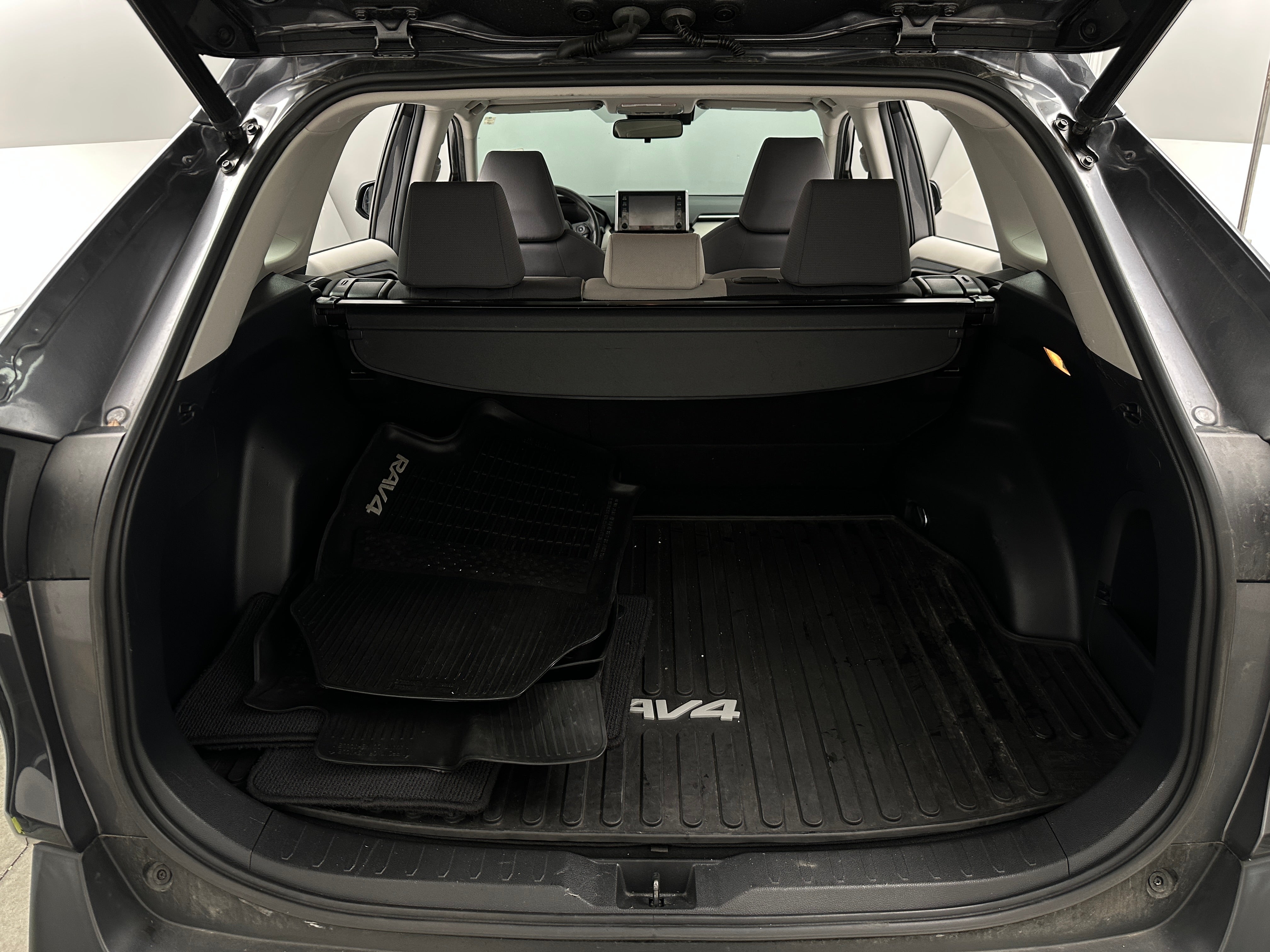 2019 Toyota RAV4 XLE 7