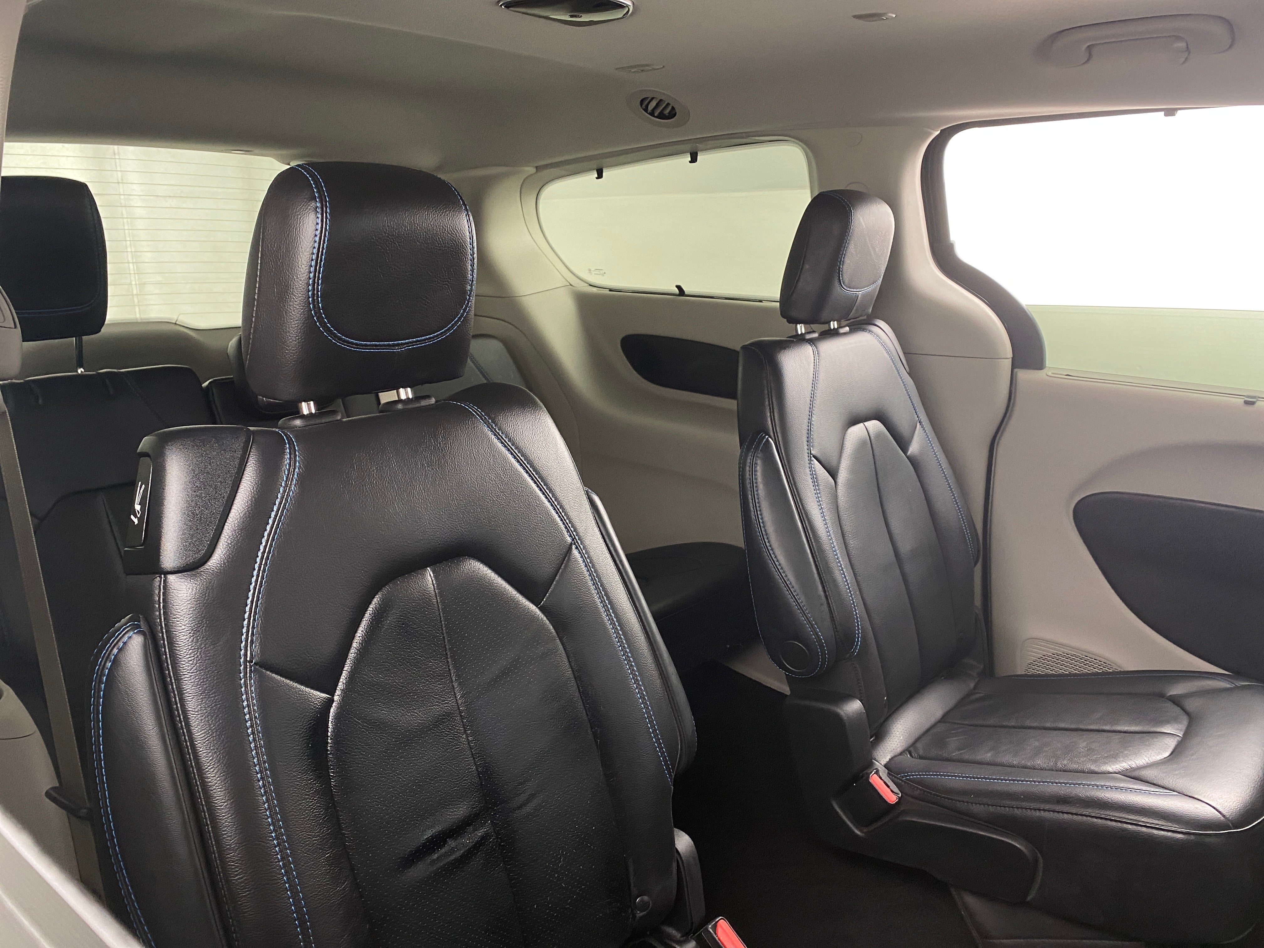 Thumbnail: 2021 Chrysler Pacifica - 5