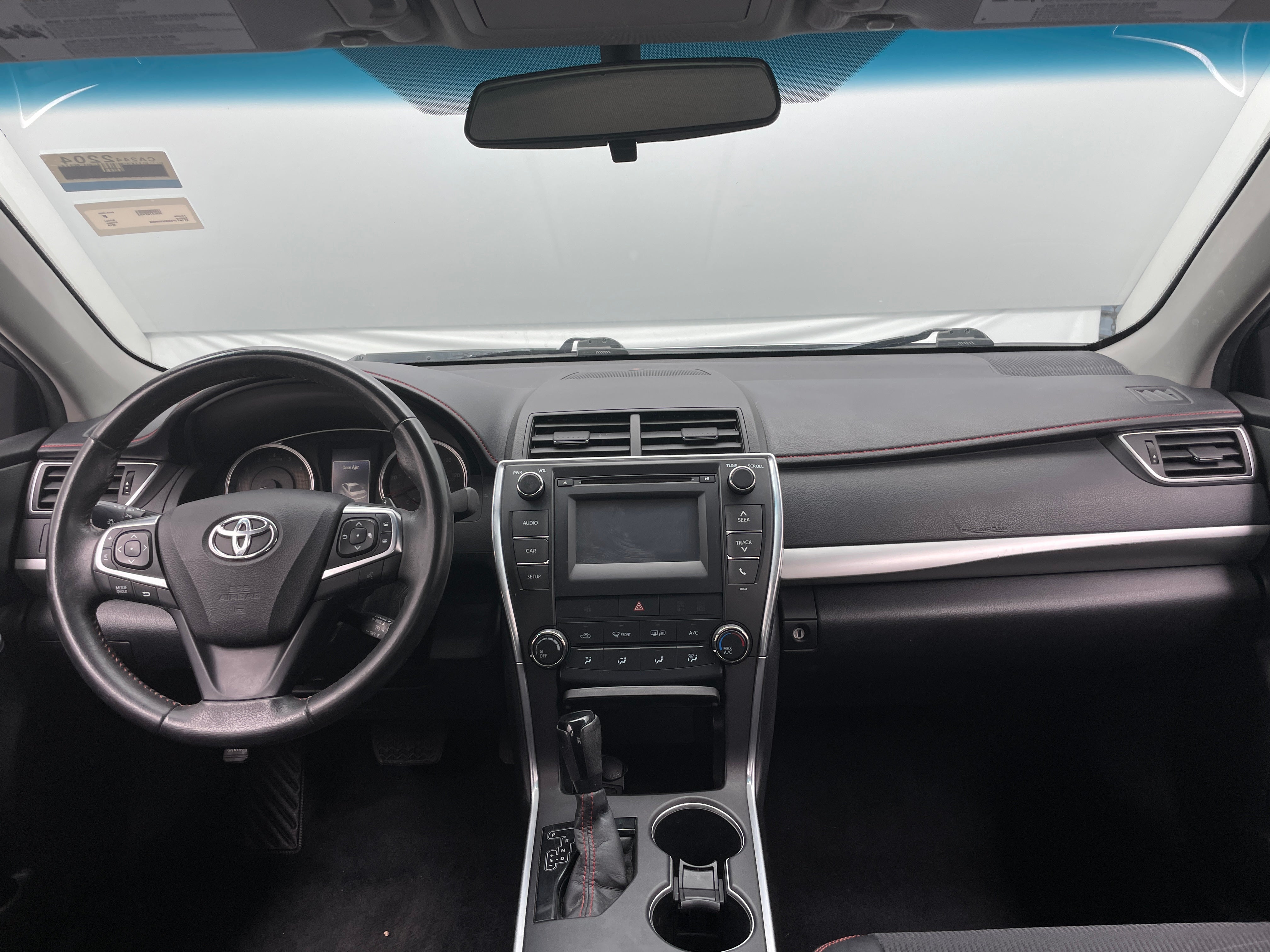 2016 Toyota Camry SE 2
