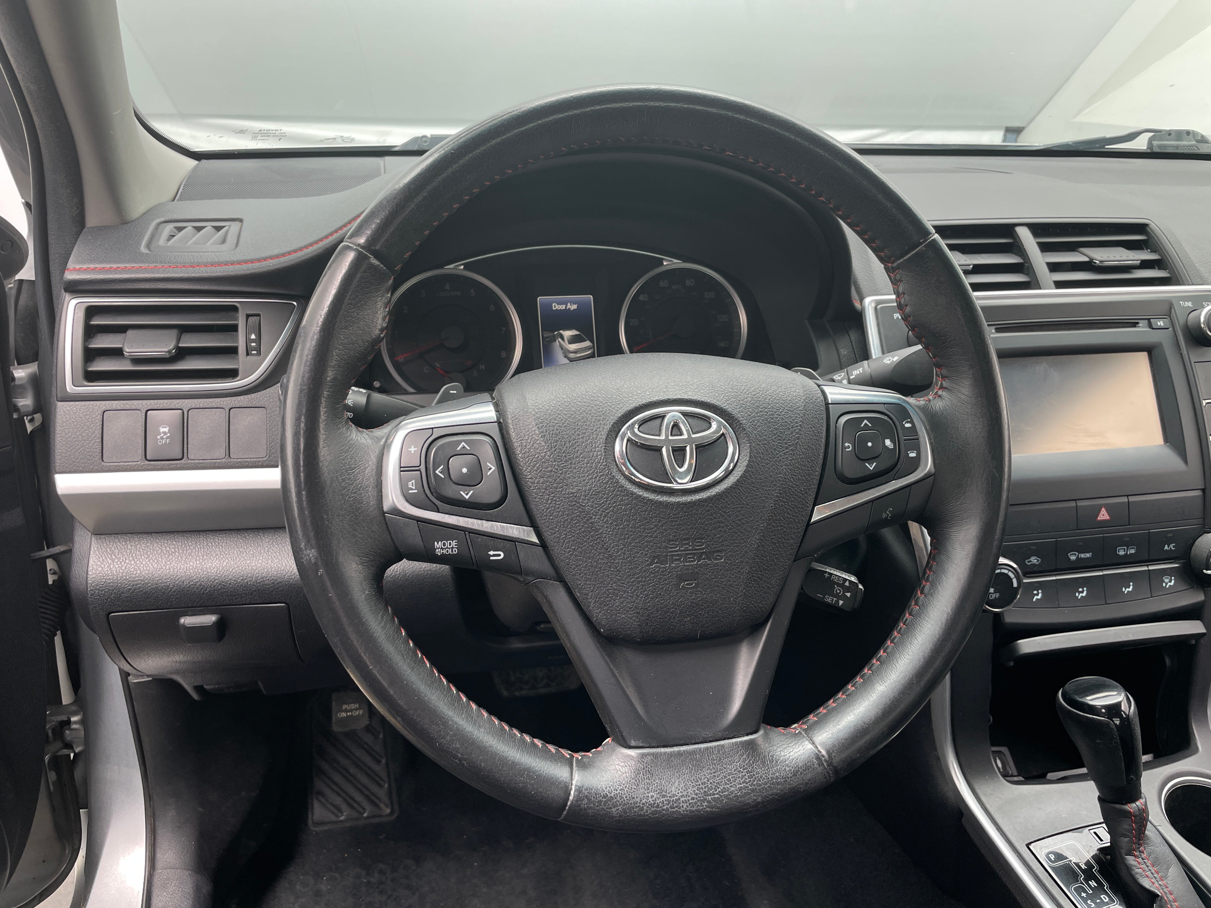 2016 Toyota Camry SE 4