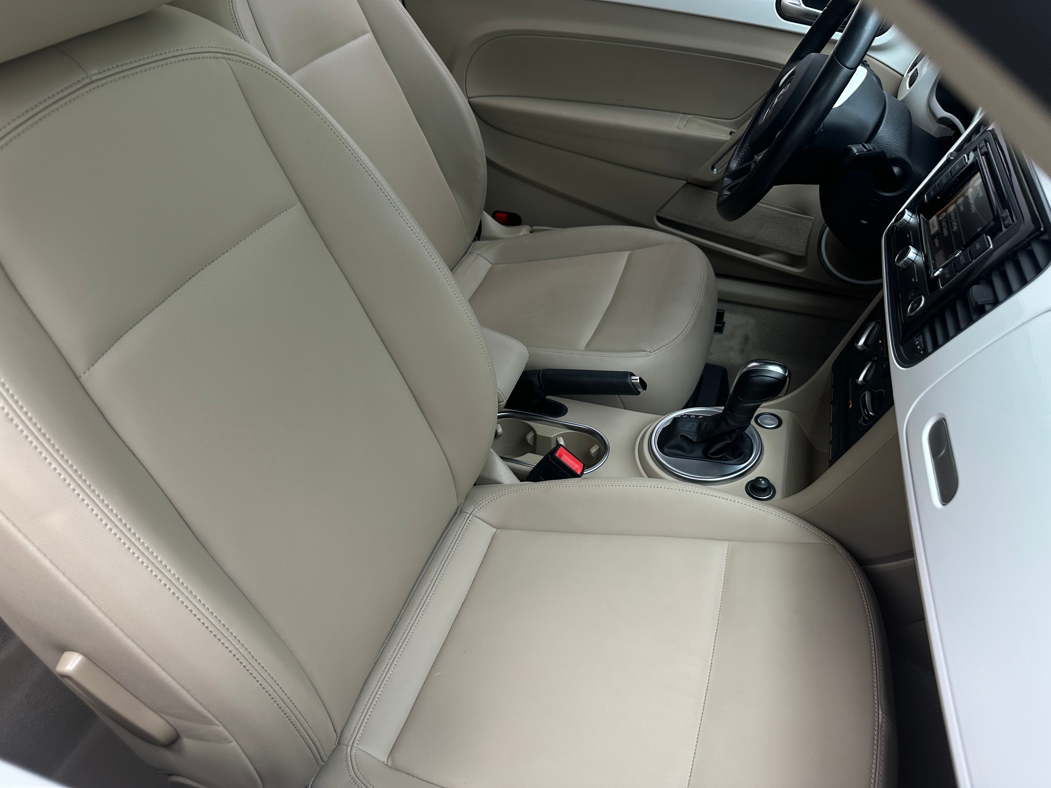 2014 Volkswagen Beetle  2