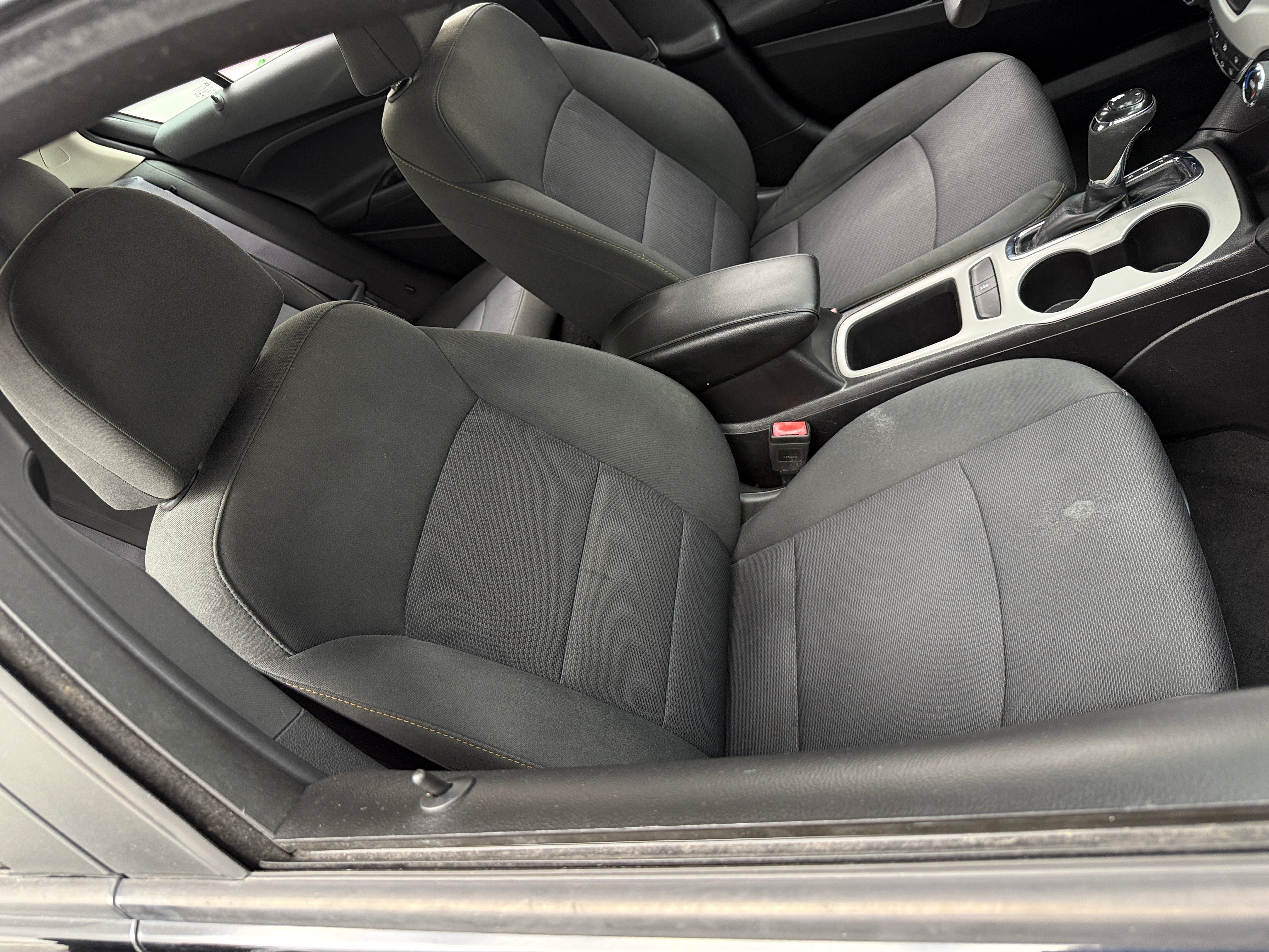 2017 Chevrolet Cruze LS 2