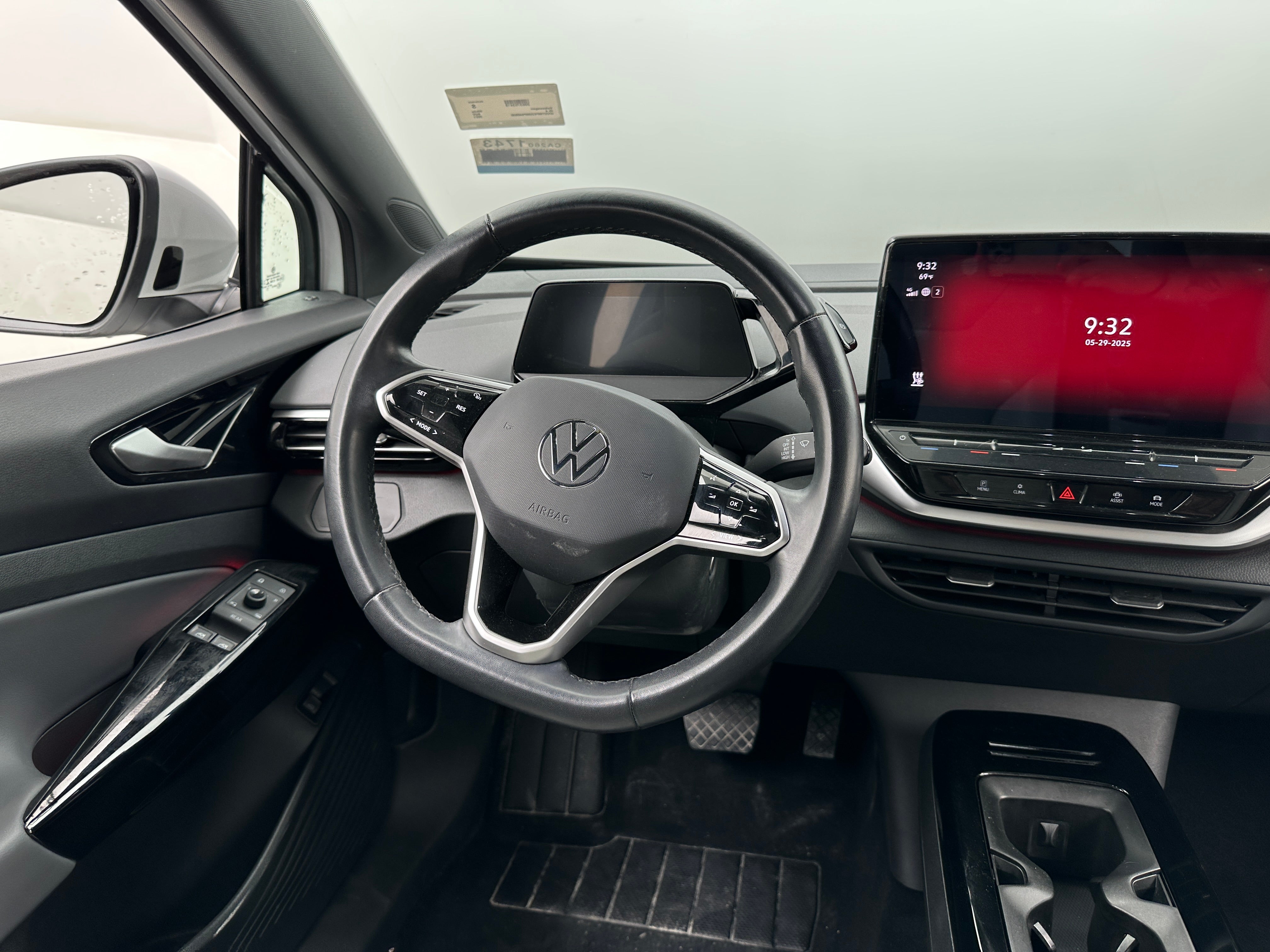 2021 Volkswagen ID.4 Pro S 4