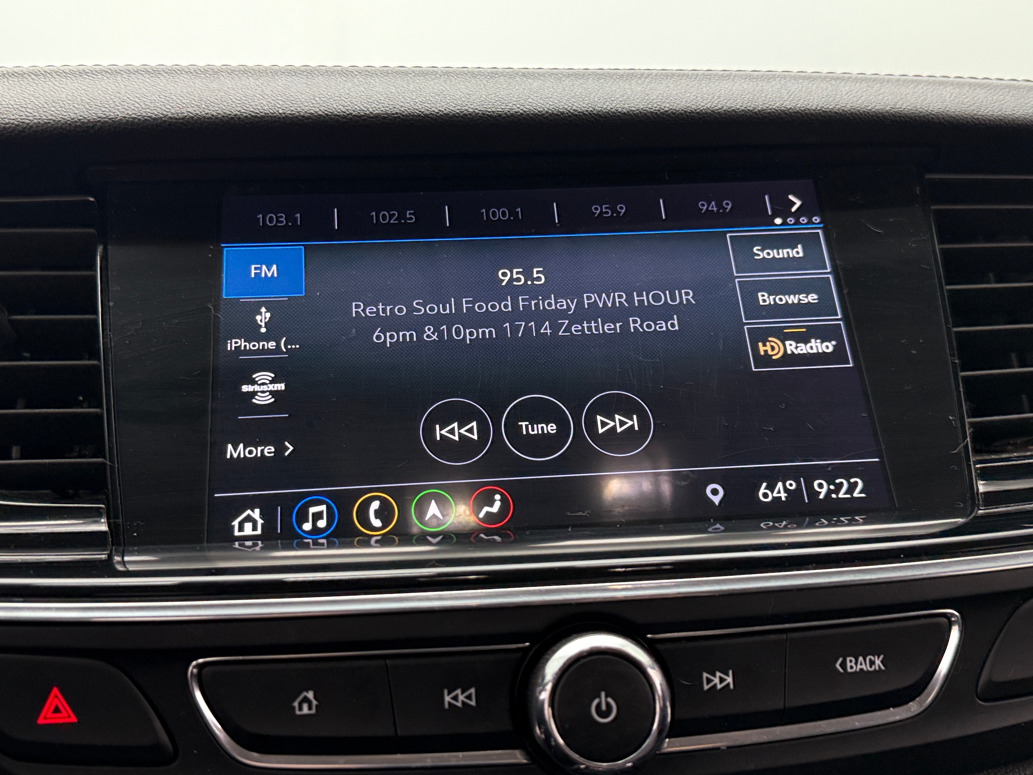2018 Buick Regal Essence 3