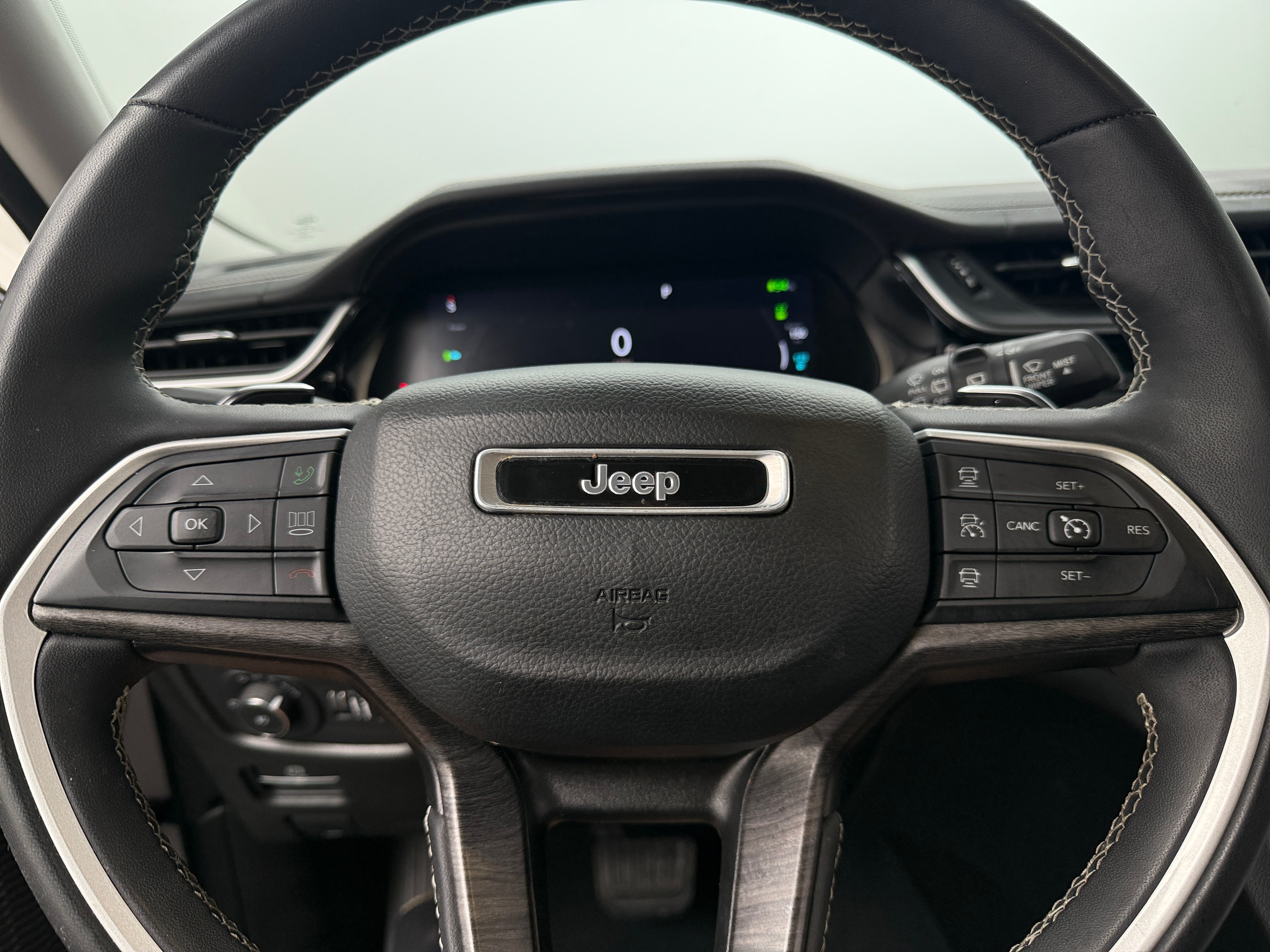 2022 Jeep Grand Cherokee SE 4