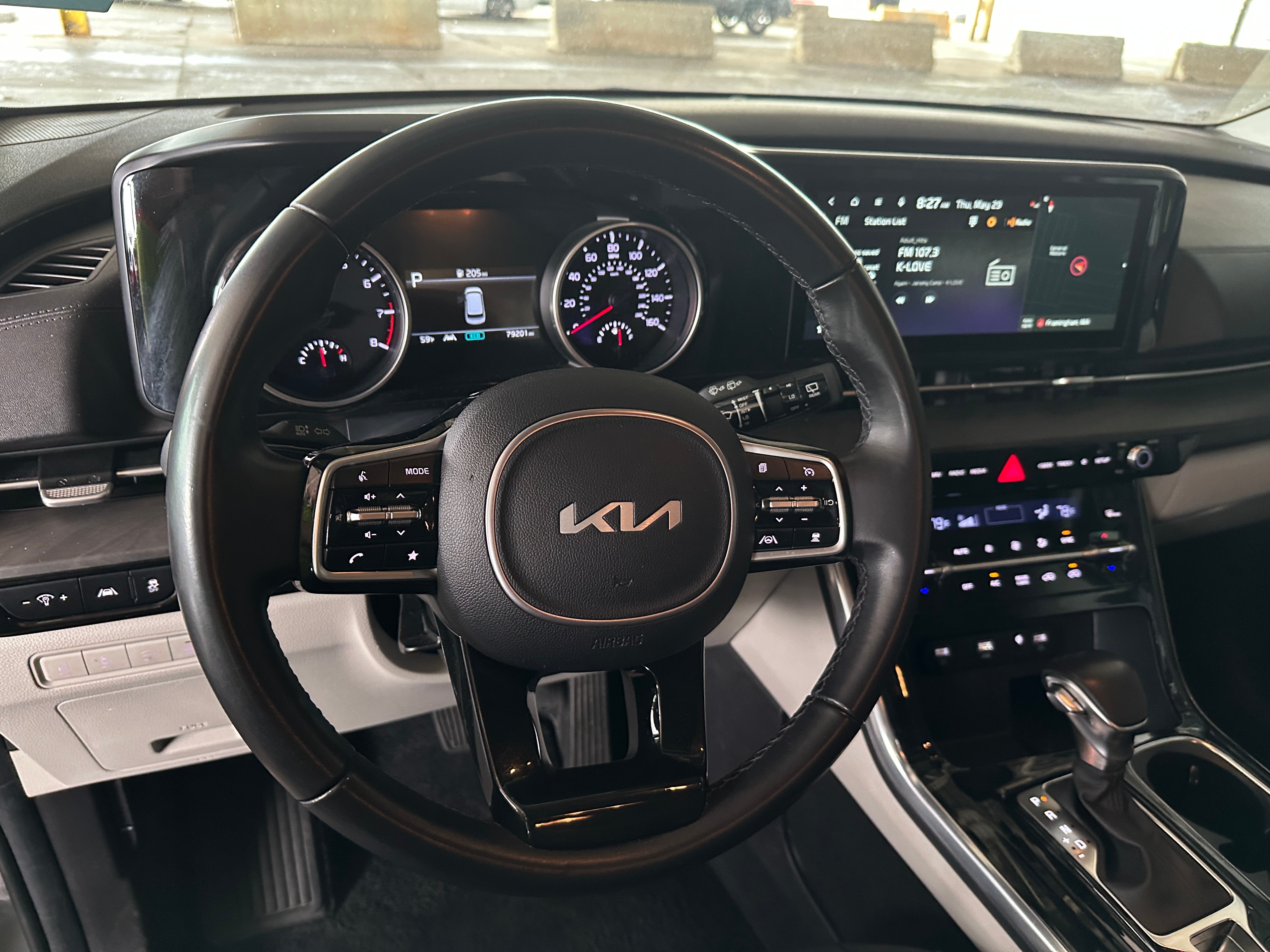 2023 Kia Carnival EX 4