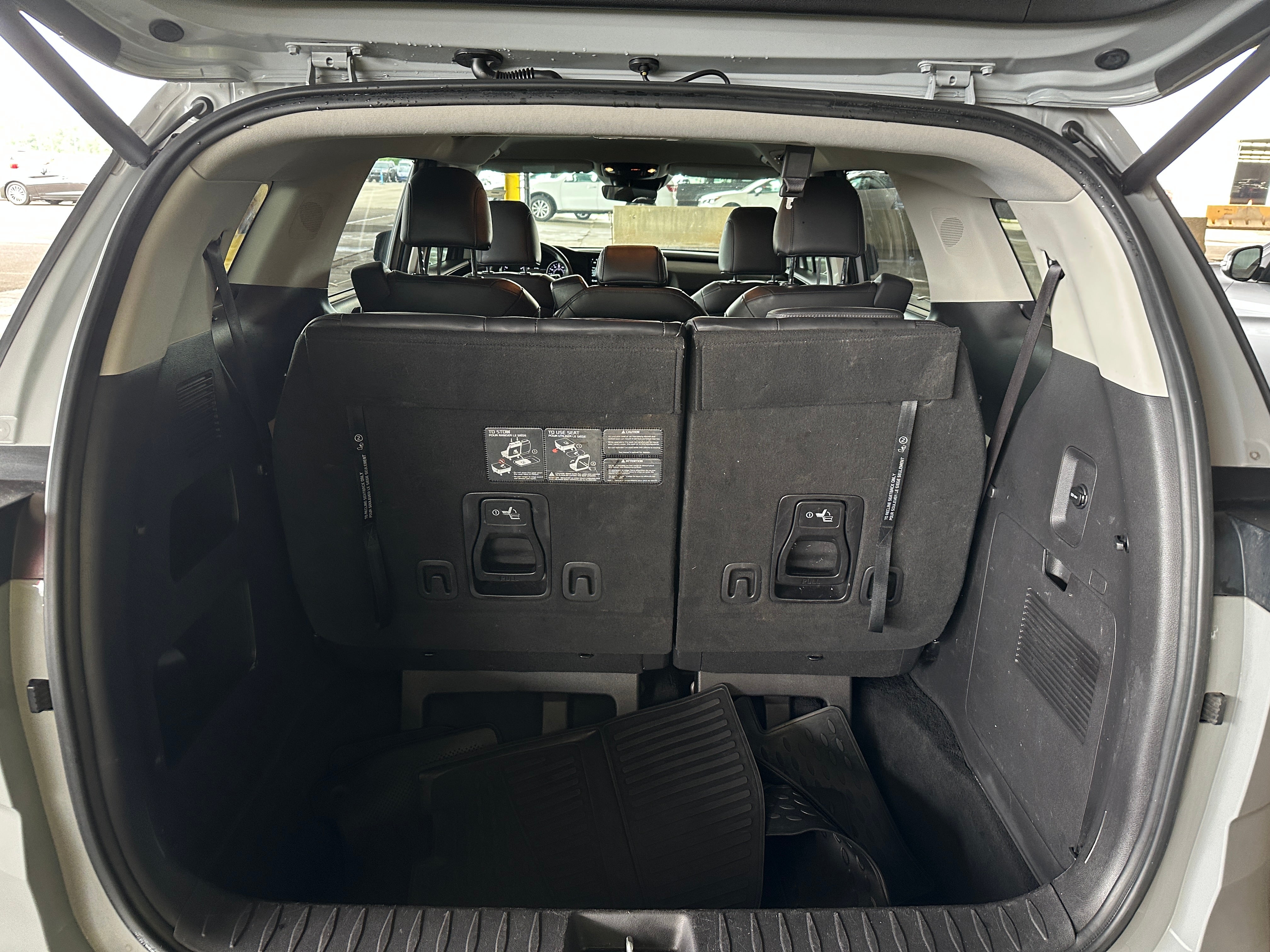 2023 Kia Carnival EX 6
