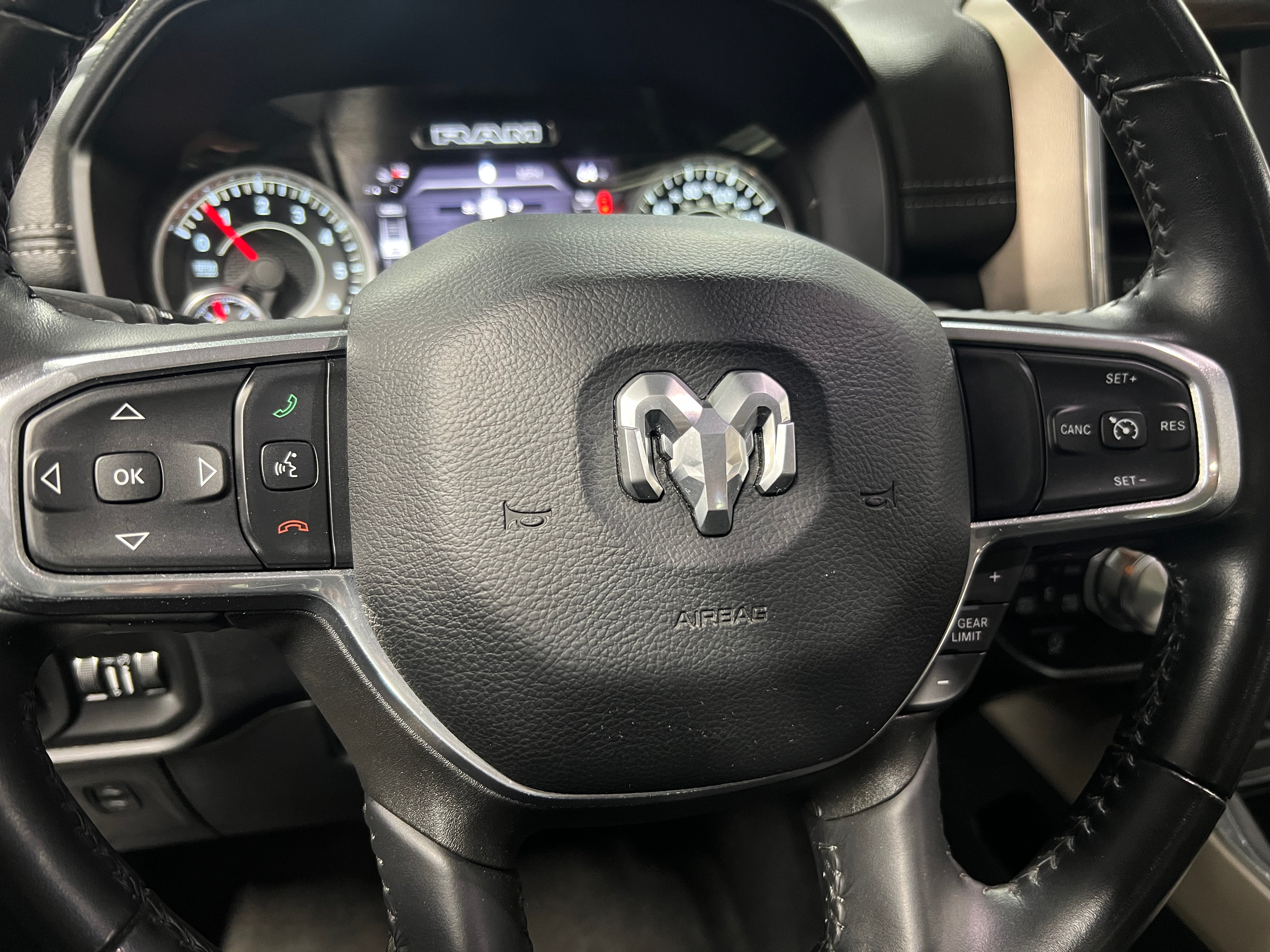 2022 RAM 1500 Laramie 4