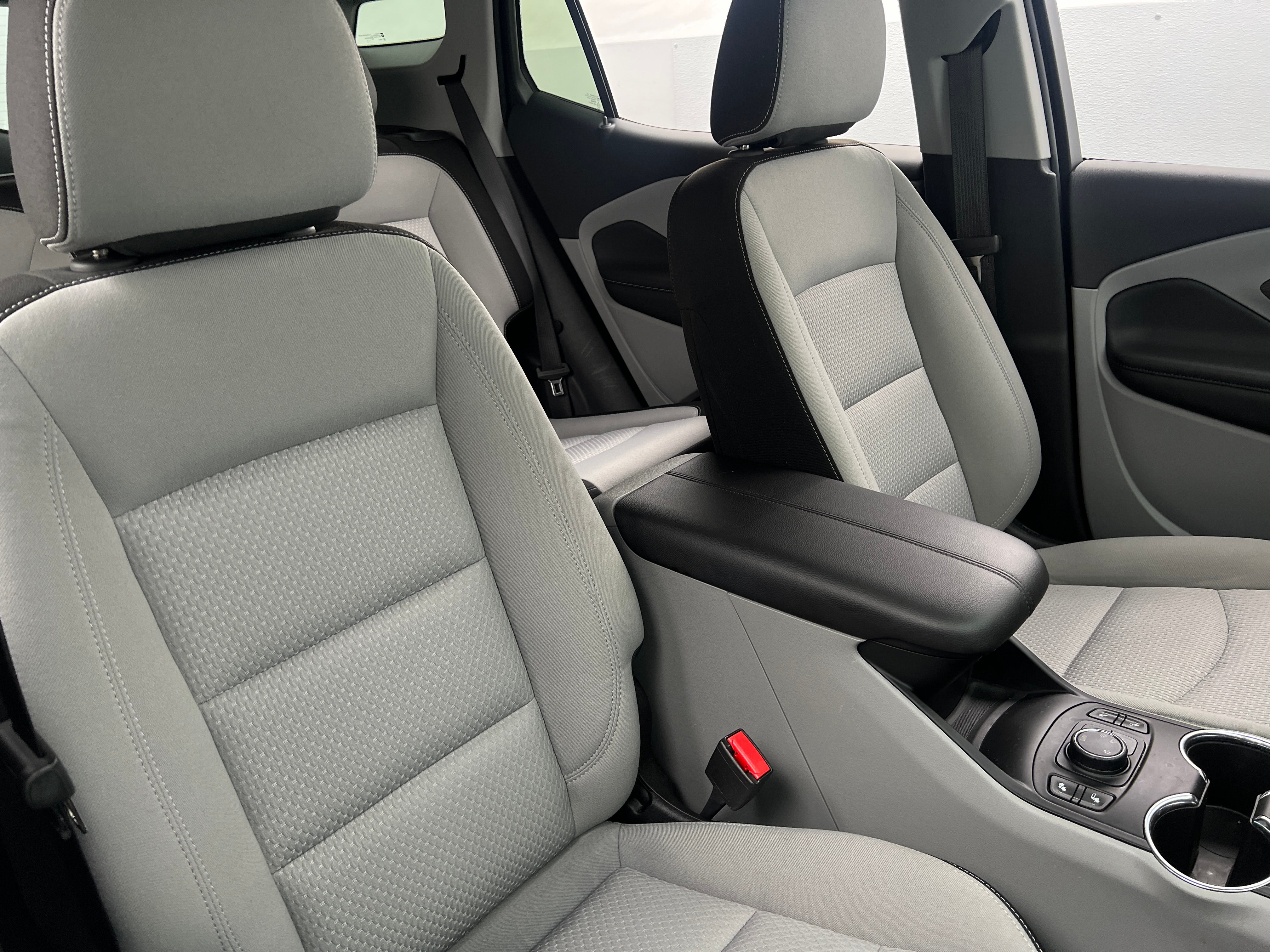 2023 GMC Terrain SLE 2