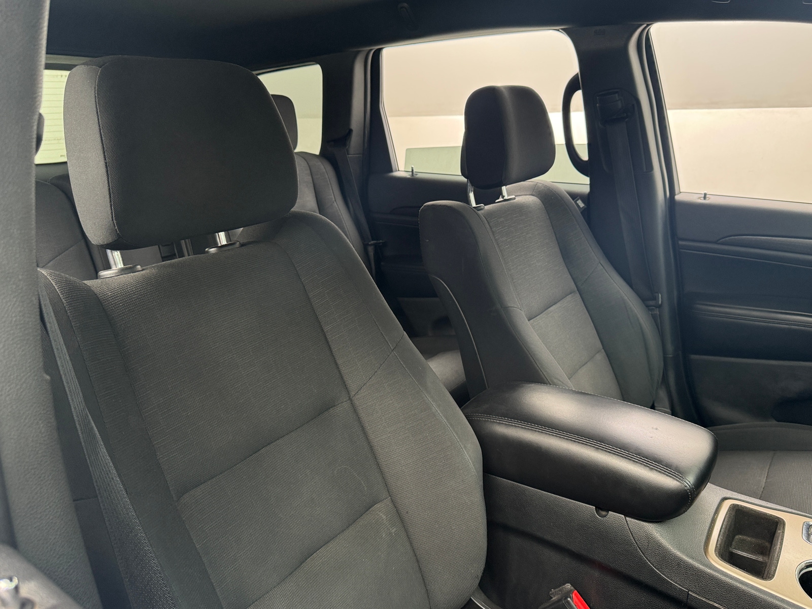 Thumbnail: 2017 Jeep Grand Cherokee - 2