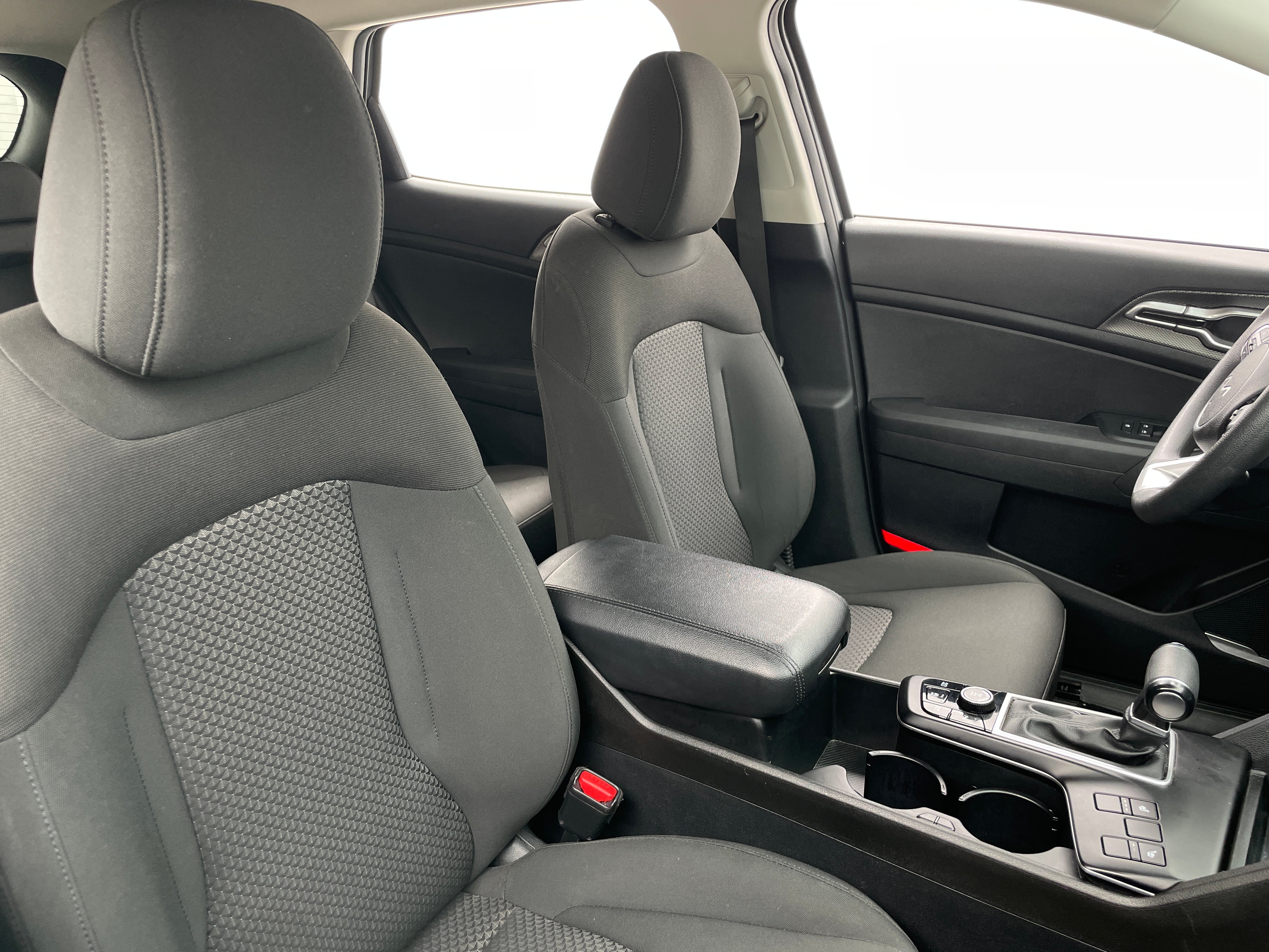 2023 Kia Sportage LX 2