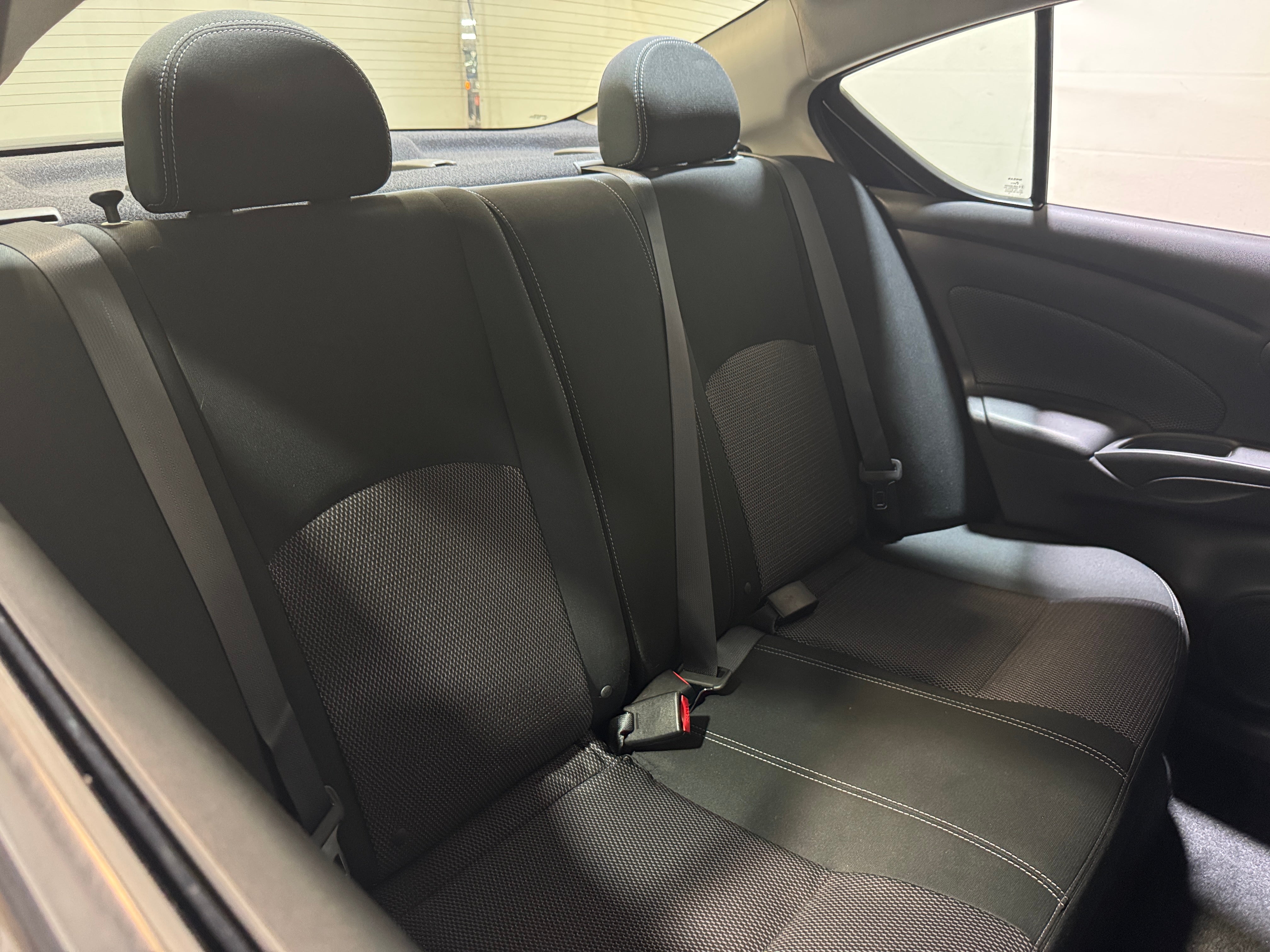 2017 Nissan Versa SV 6