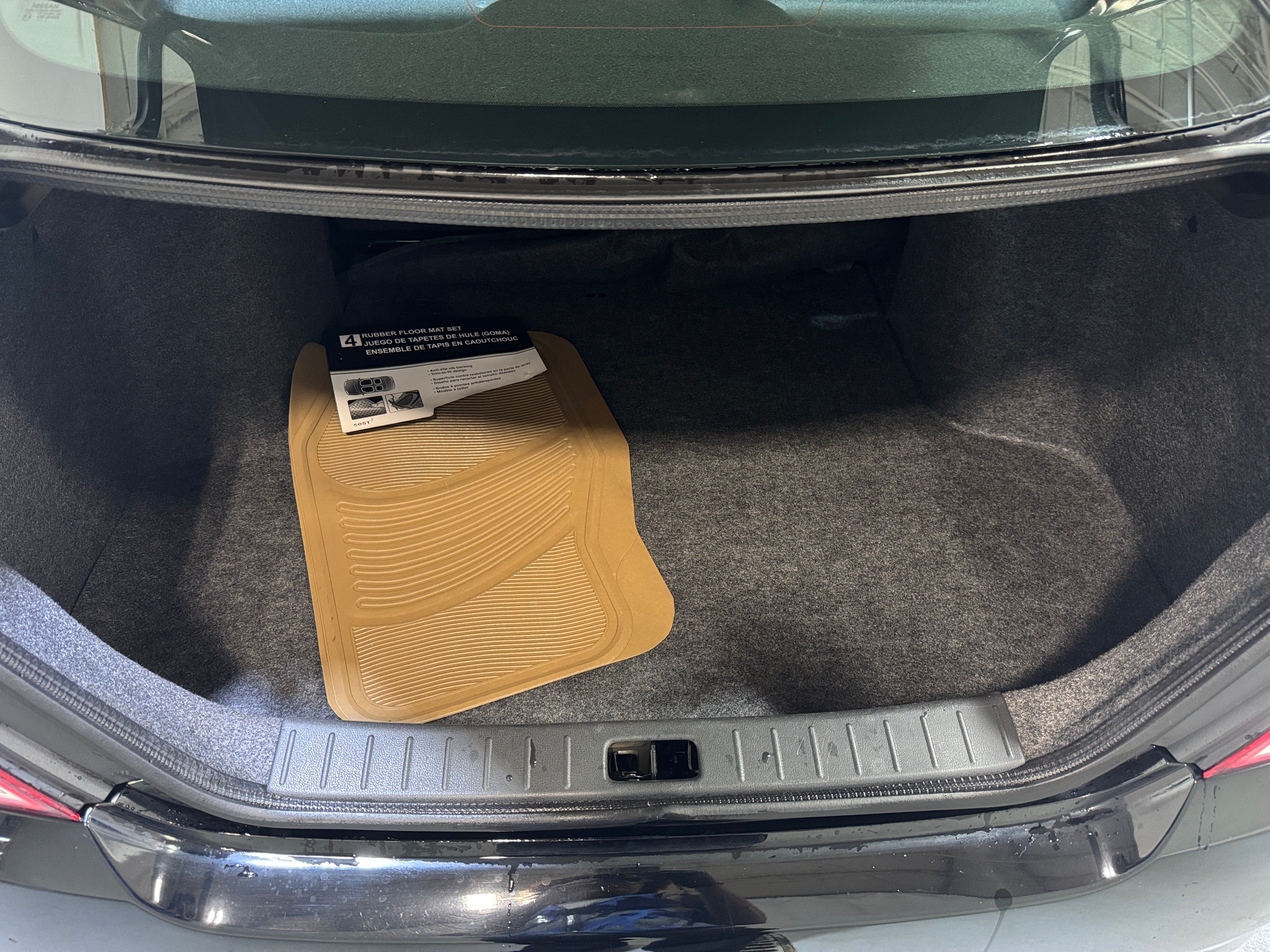 2017 Nissan Versa SV 7