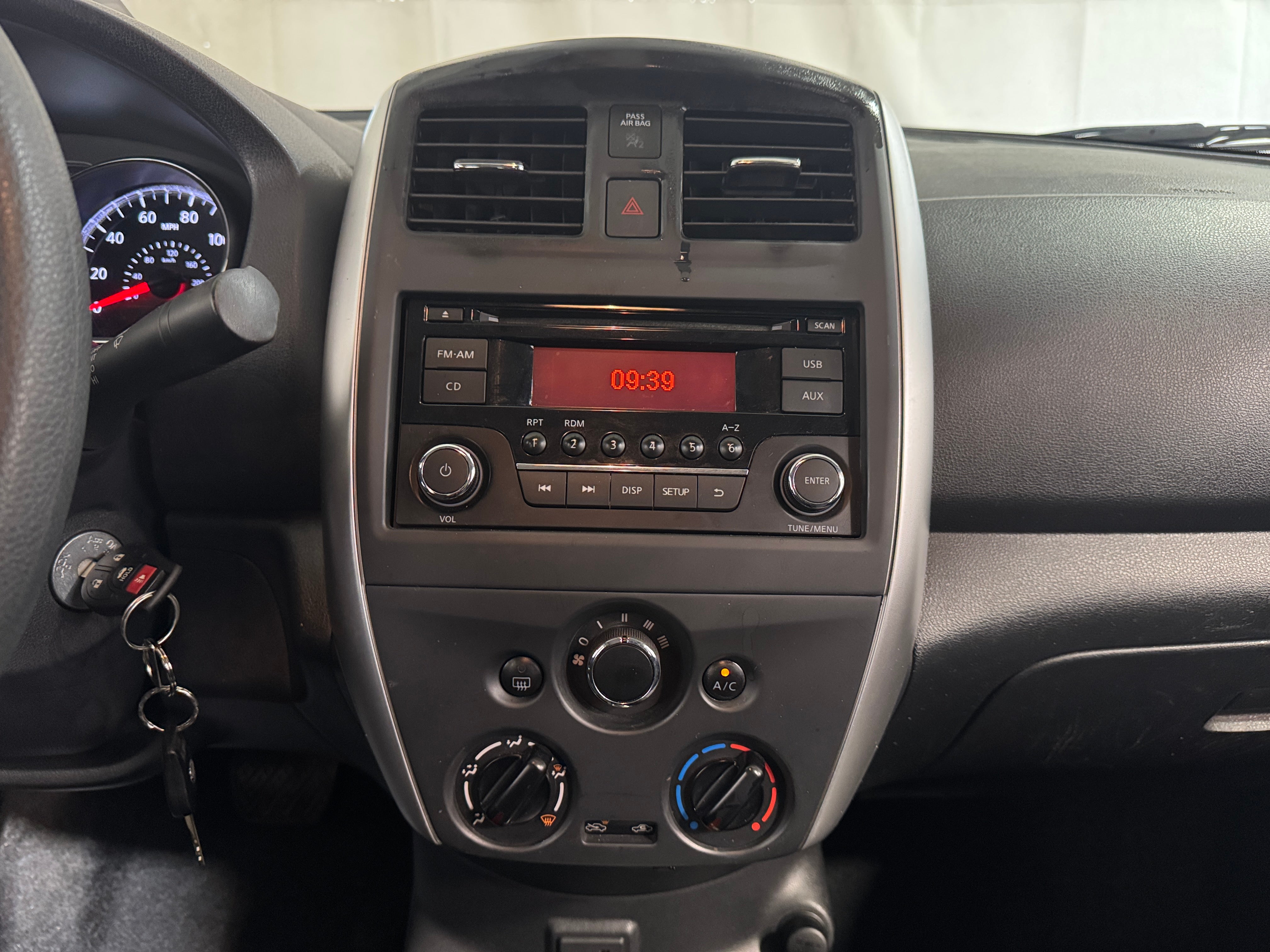 2017 Nissan Versa SV 4