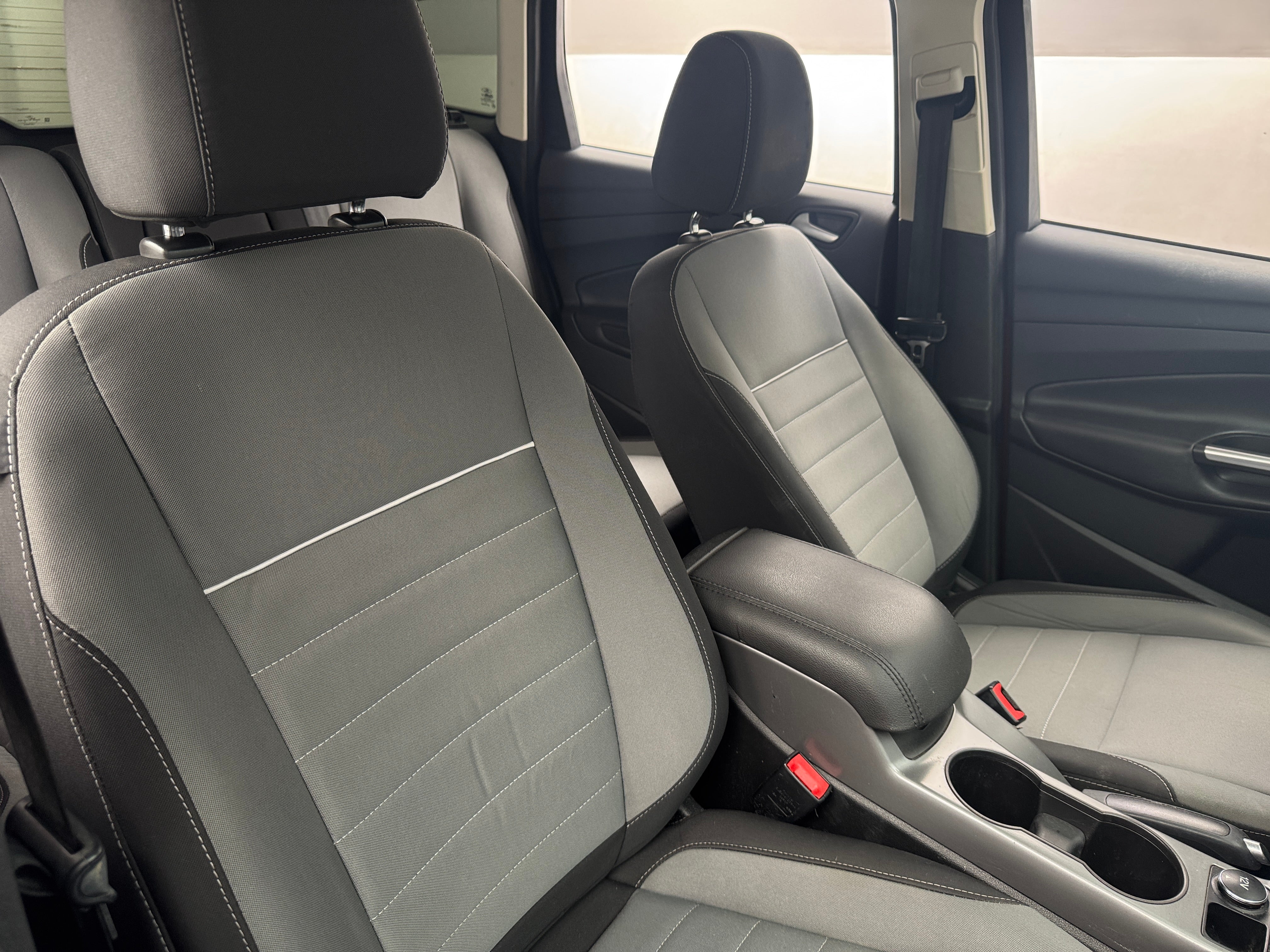 2015 Ford Escape SE 2