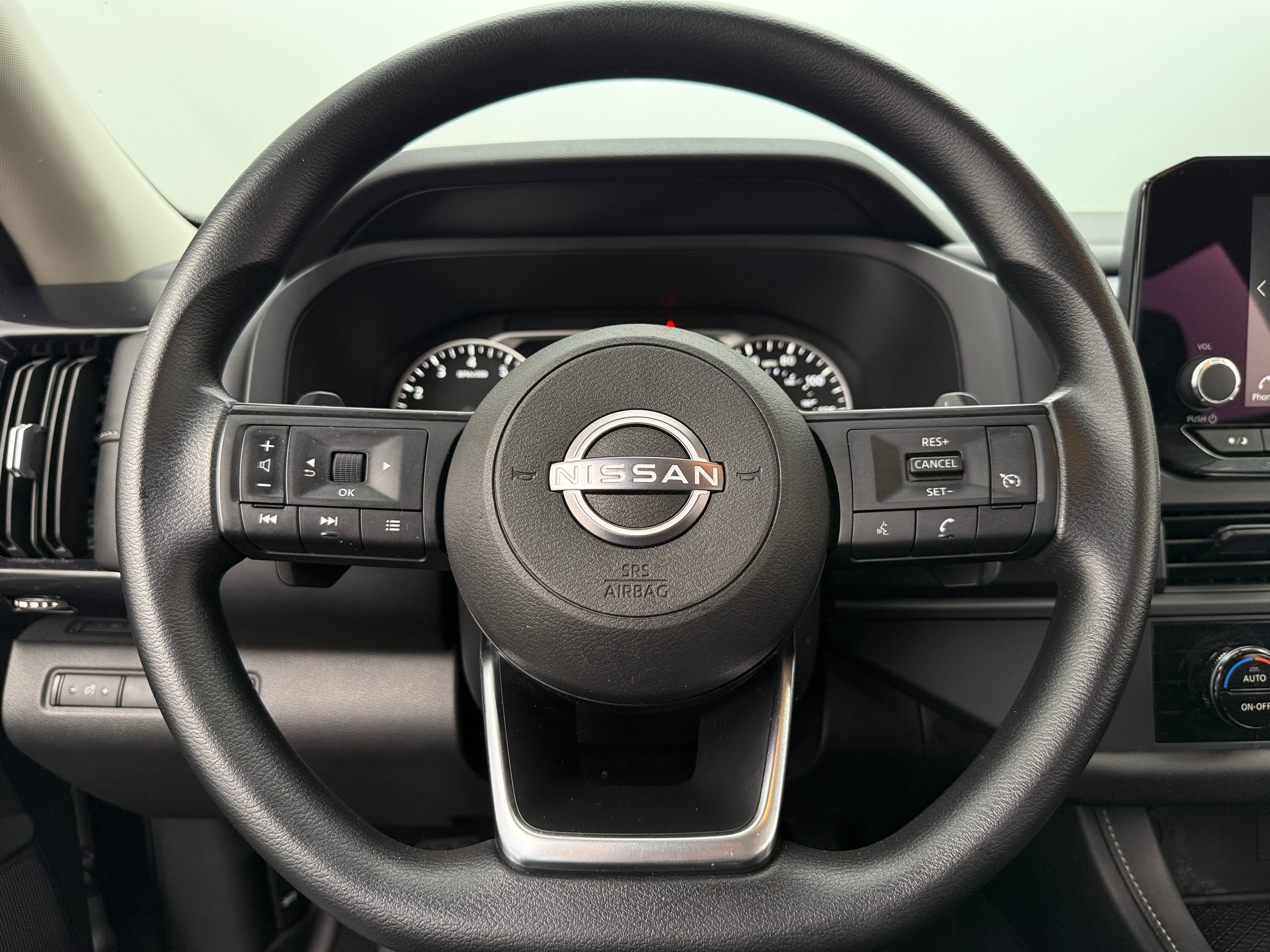 2024 Nissan Pathfinder S 5