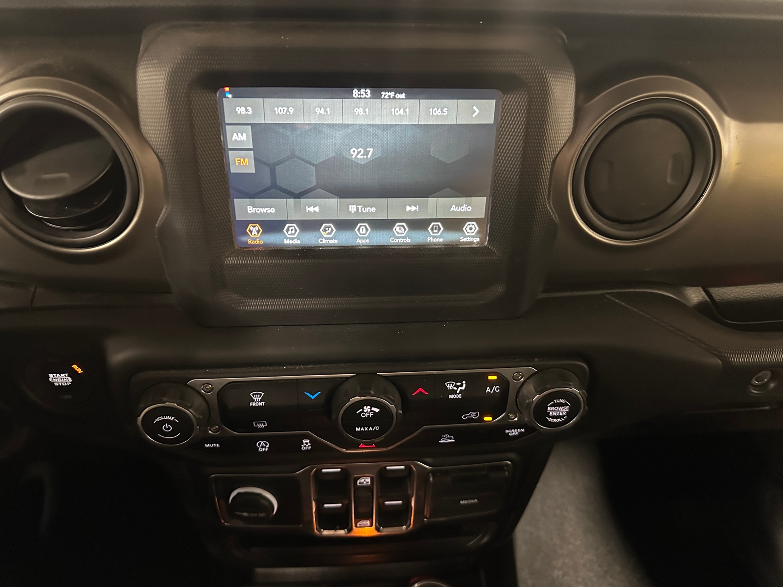 Thumbnail: 2023 Jeep Gladiator - 4