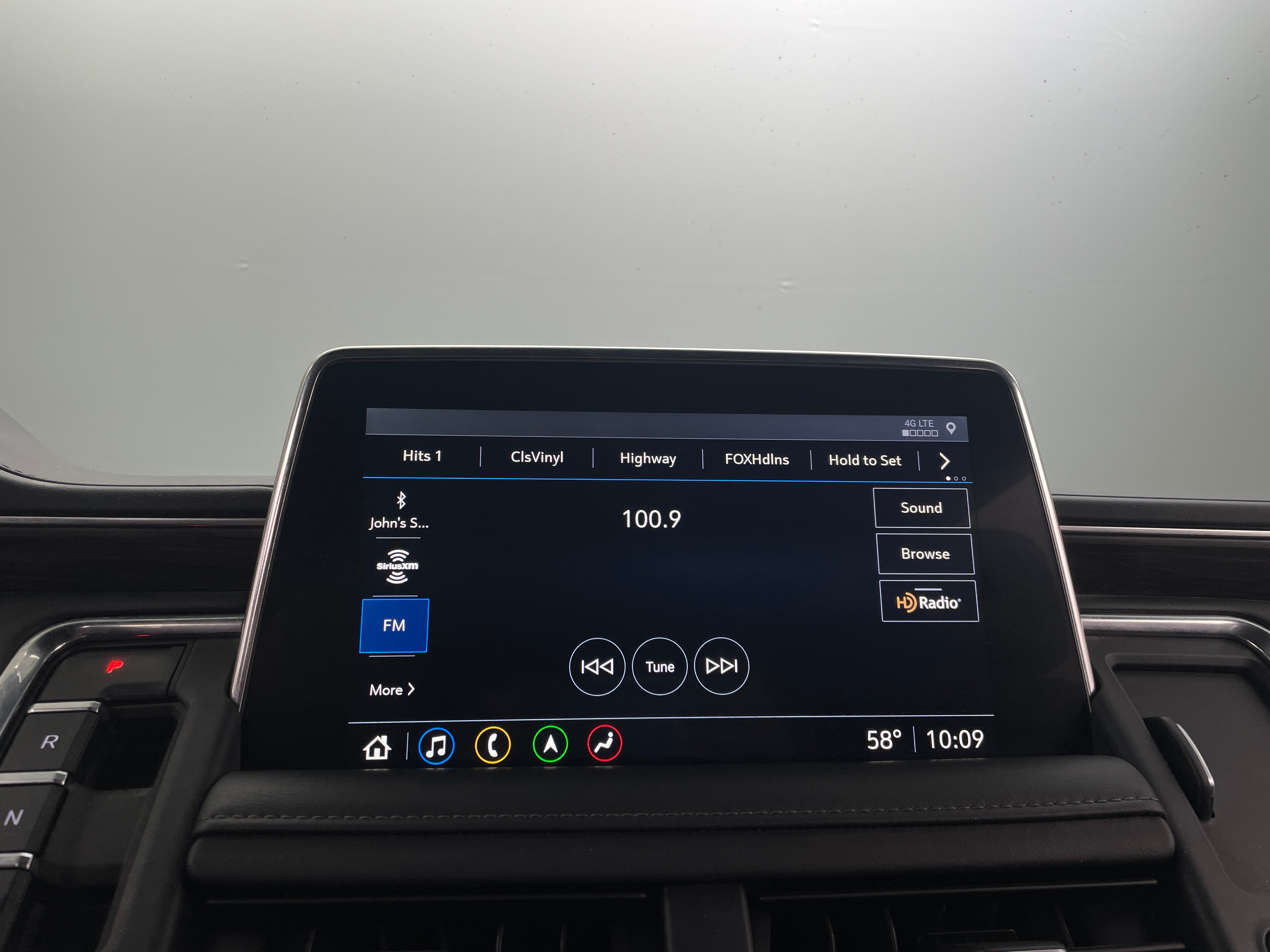 2021 Chevrolet Suburban LT 3