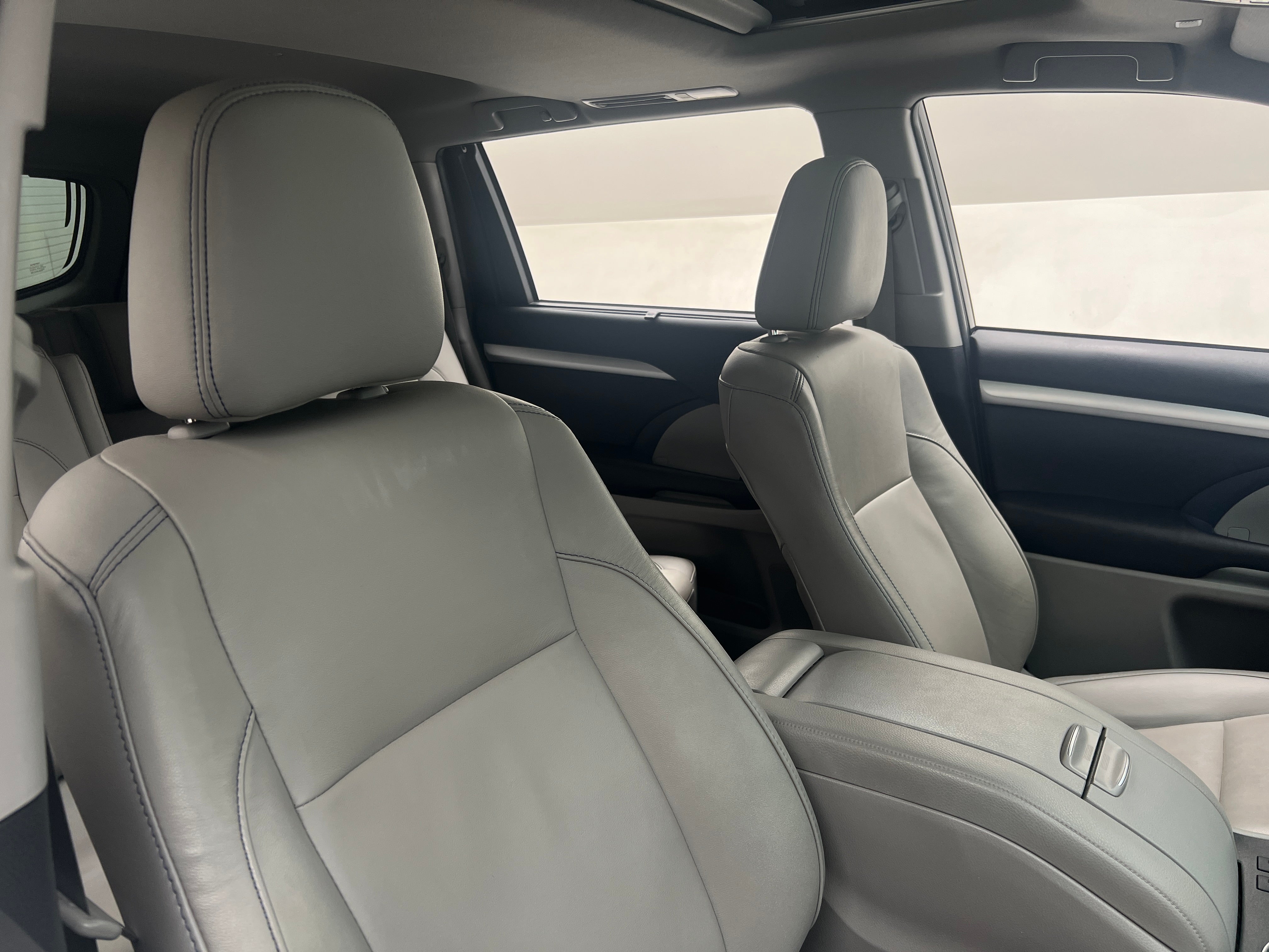 2019 Toyota Highlander XLE 2