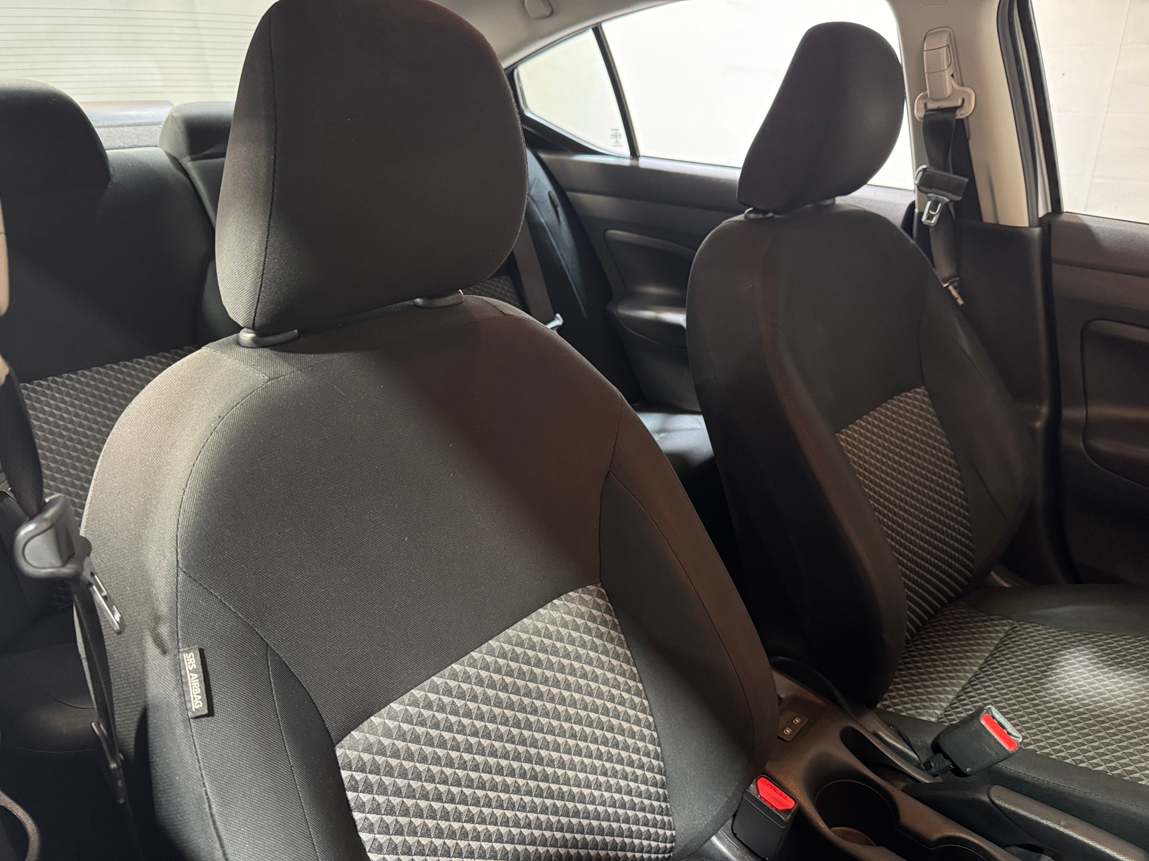 2022 Nissan Versa S 2