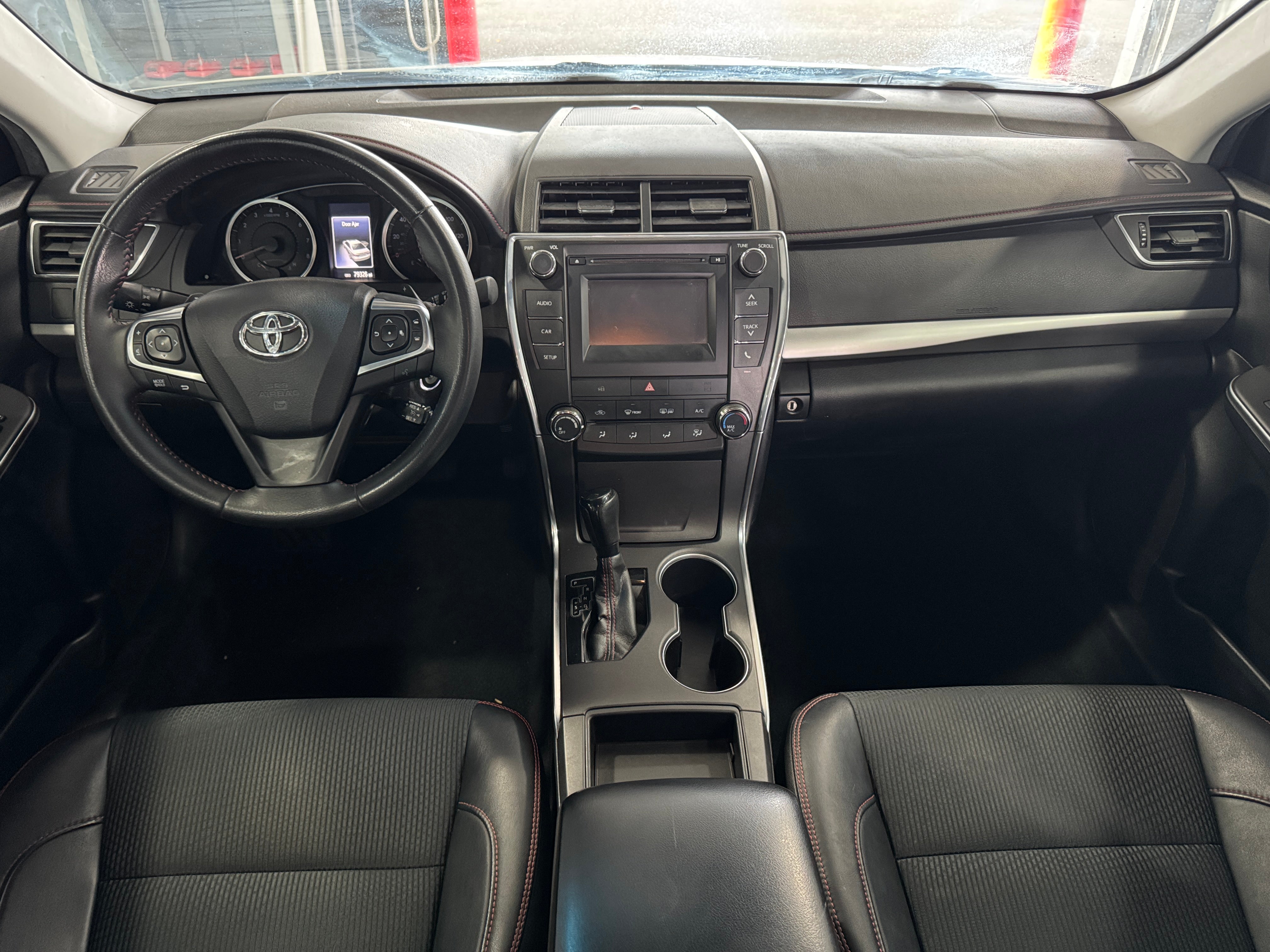 2017 Toyota Camry SE 3