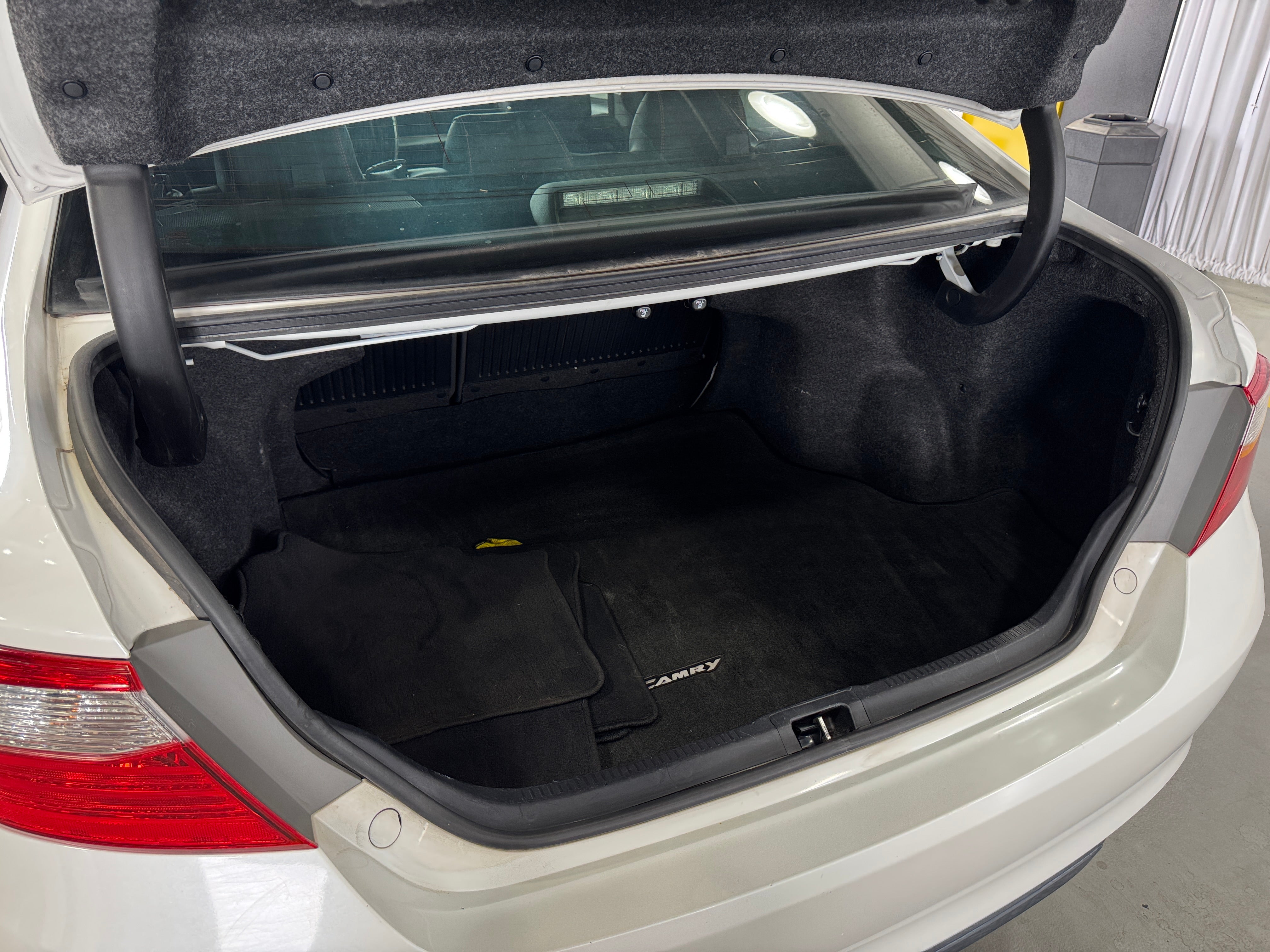 2017 Toyota Camry SE 7