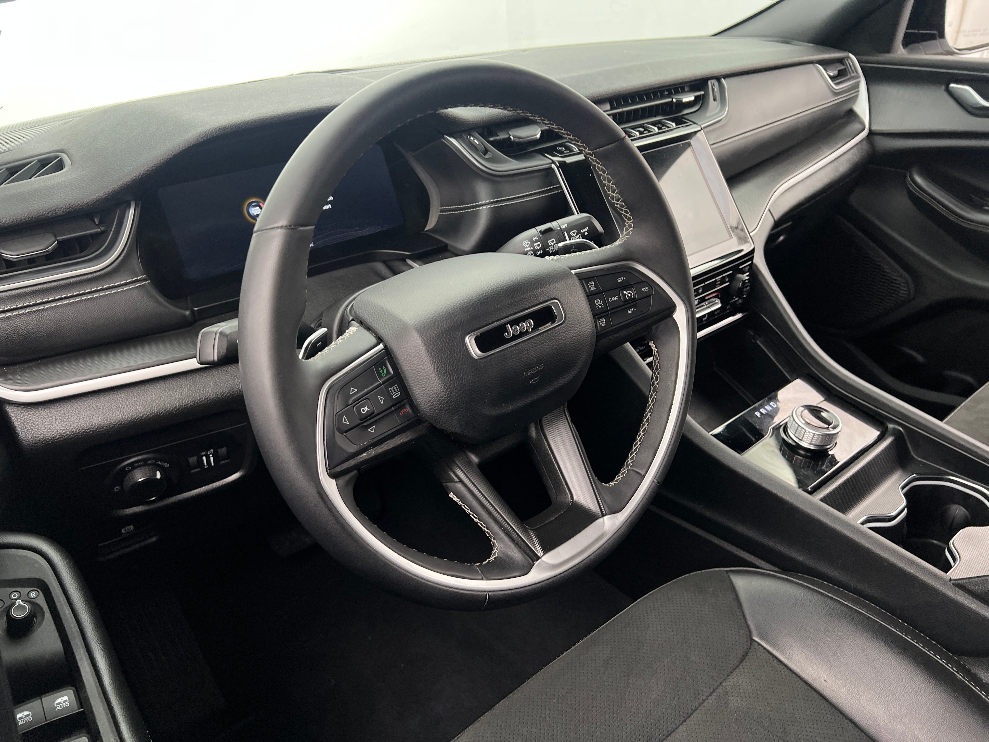2024 Jeep Grand Cherokee Altitude 2