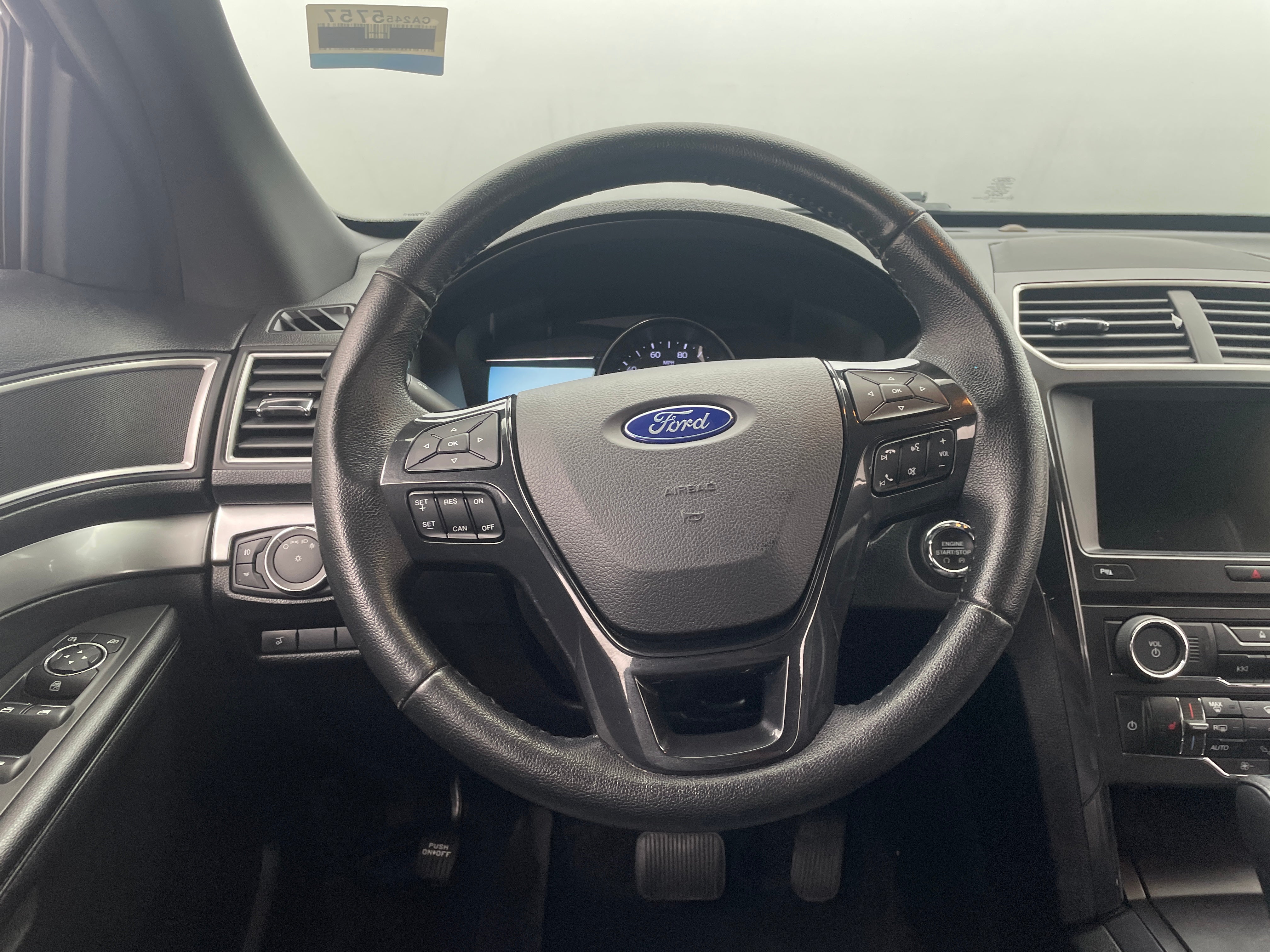 2017 Ford Explorer XLT 4