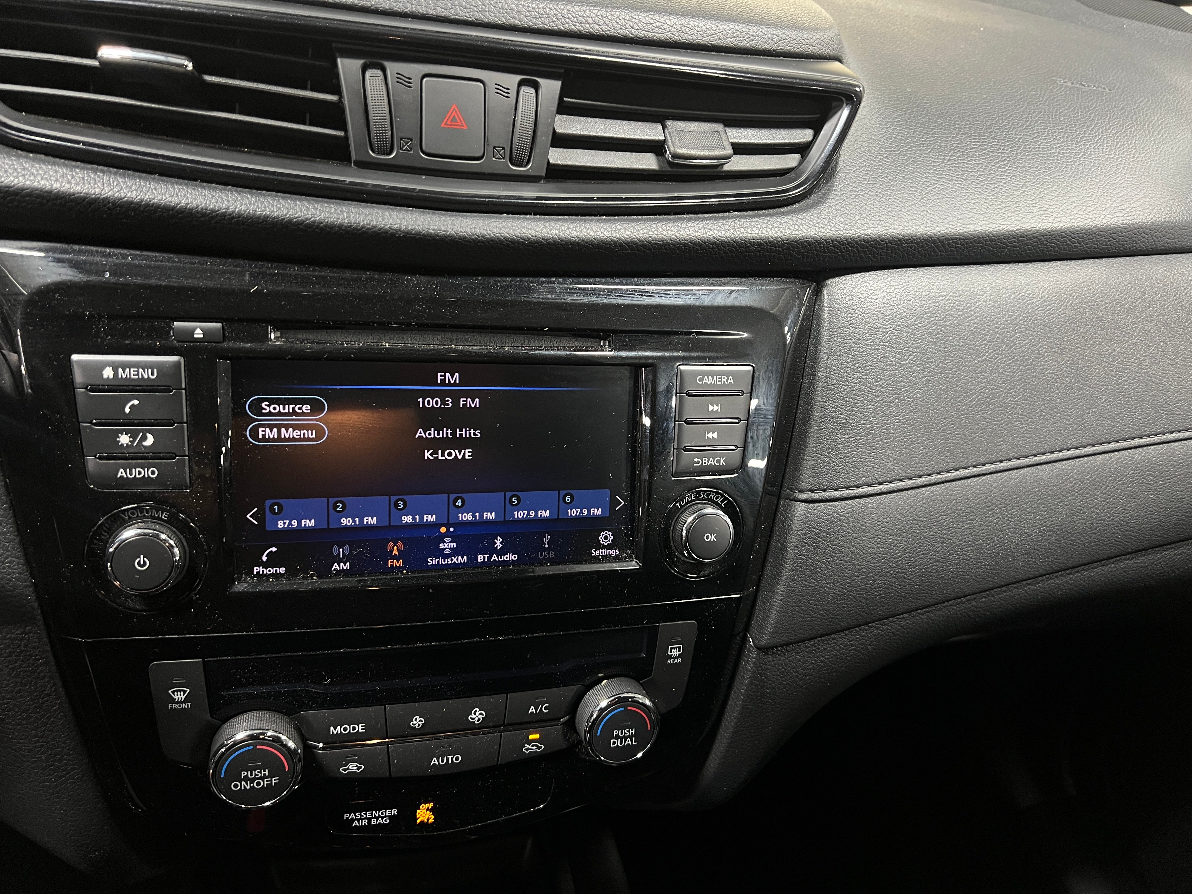 2019 Nissan Rogue SV 4