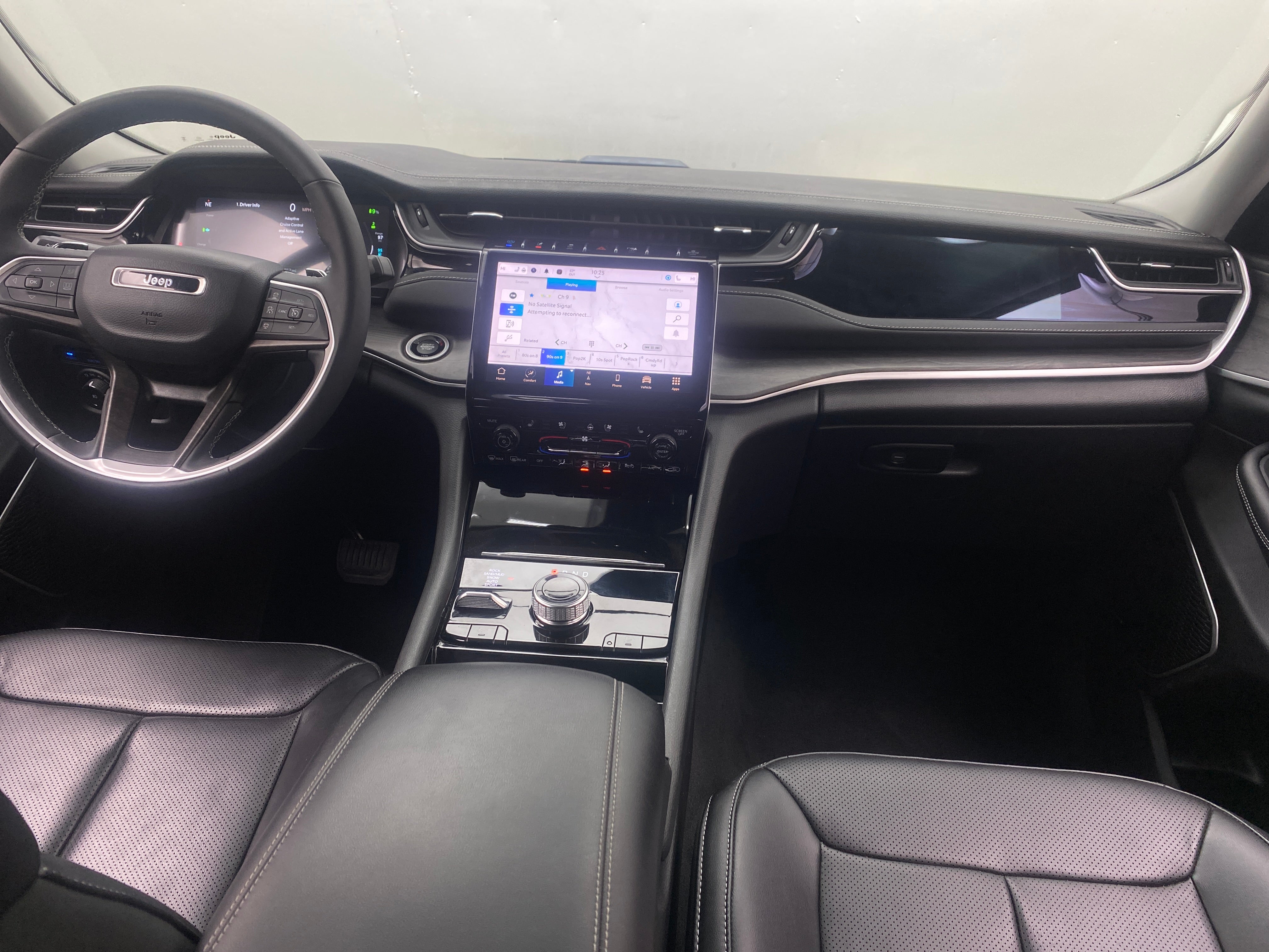 2023 Jeep Grand Cherokee 4xe 3